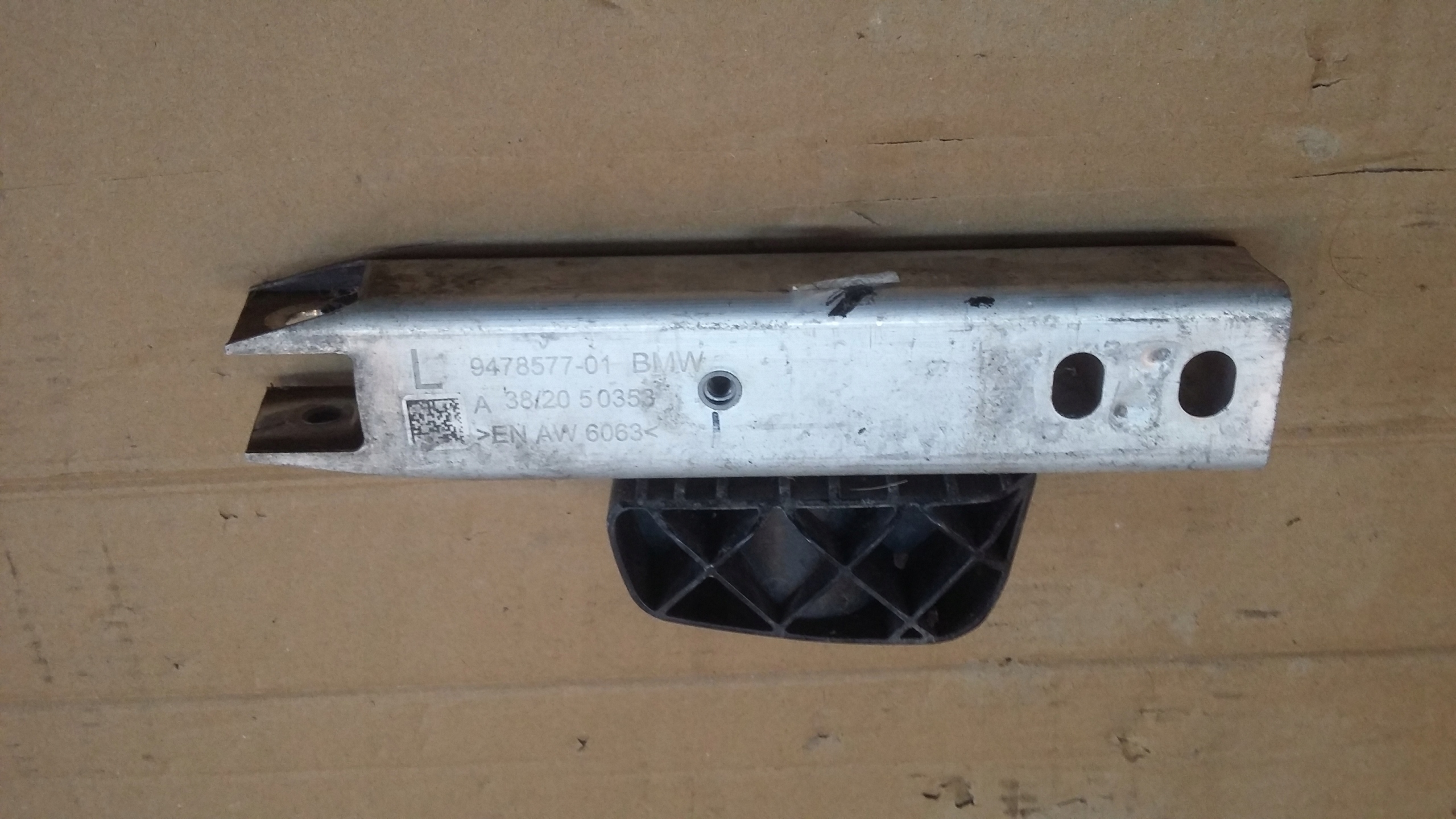 BMW 3 G20 G21 vasen murskavyöhyke OEM 9478577