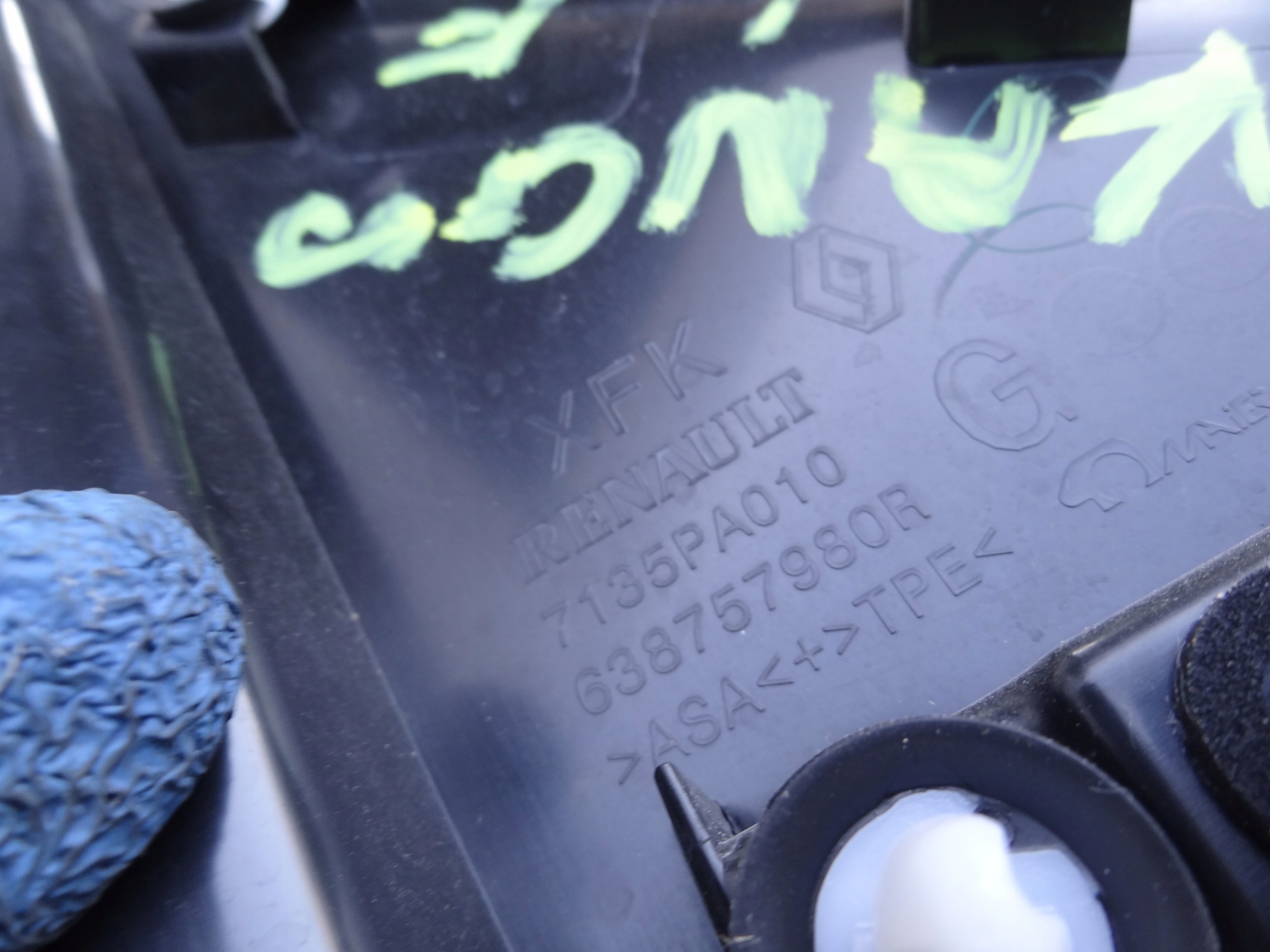 Renault OE 638757980R Cache Garde-Boue Avant Gauche image 3