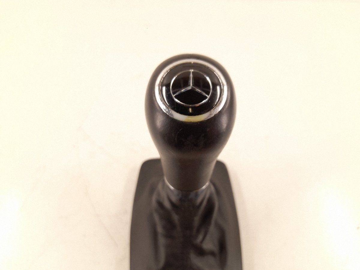 Mercedes W204 Vaihteenvalitsinrunk OEM A2042676210