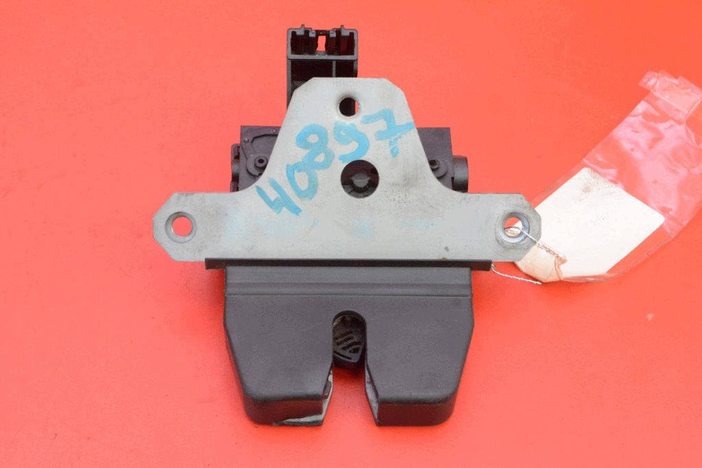 Fecho porta-bagagens Ford Focus 2013 OEM 8M51-R442A66-DA image 2