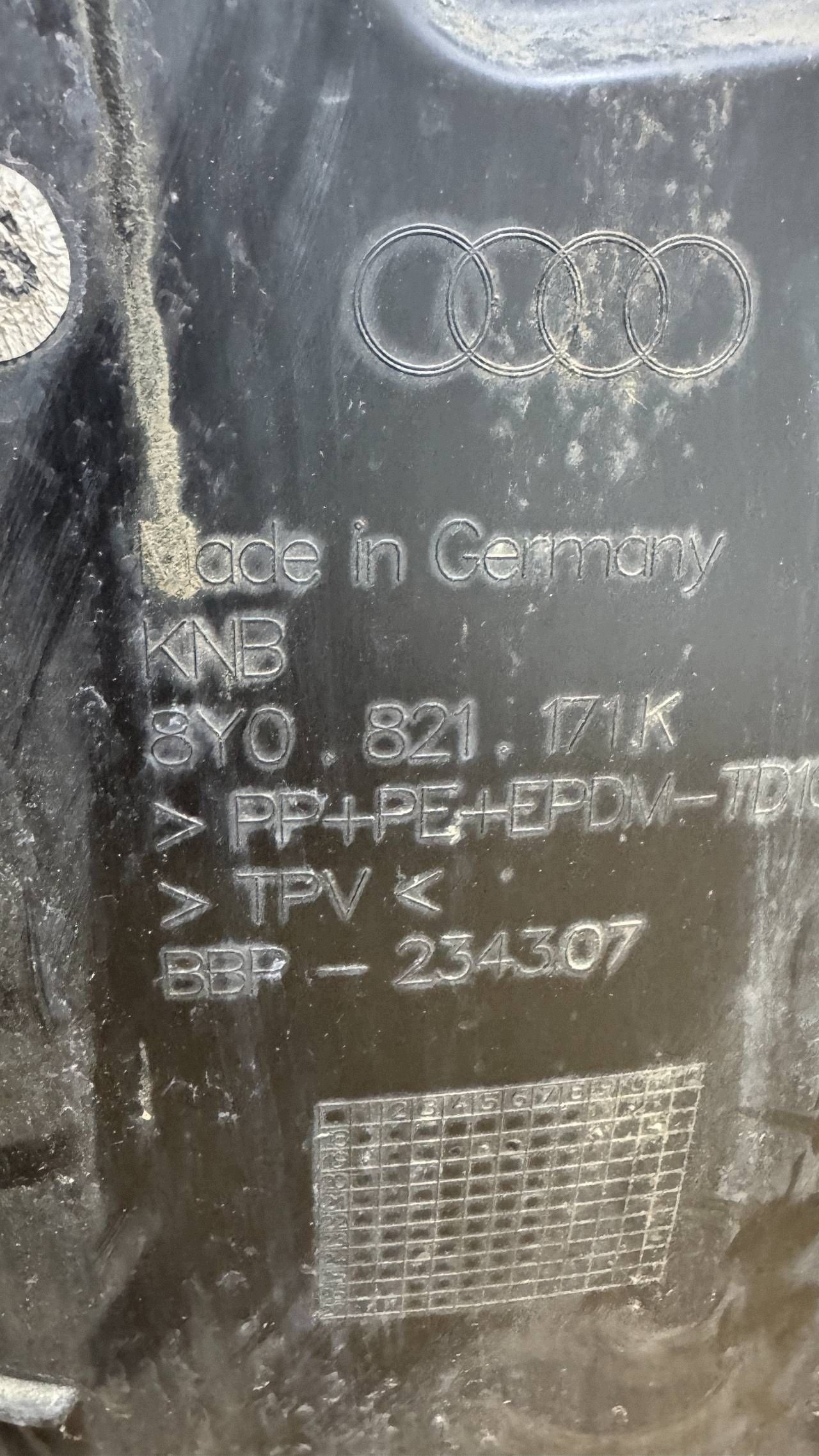 Para-lama dianteiro esquerdo OEM 8Y0821171K Audi A3 8Y Usado image 4