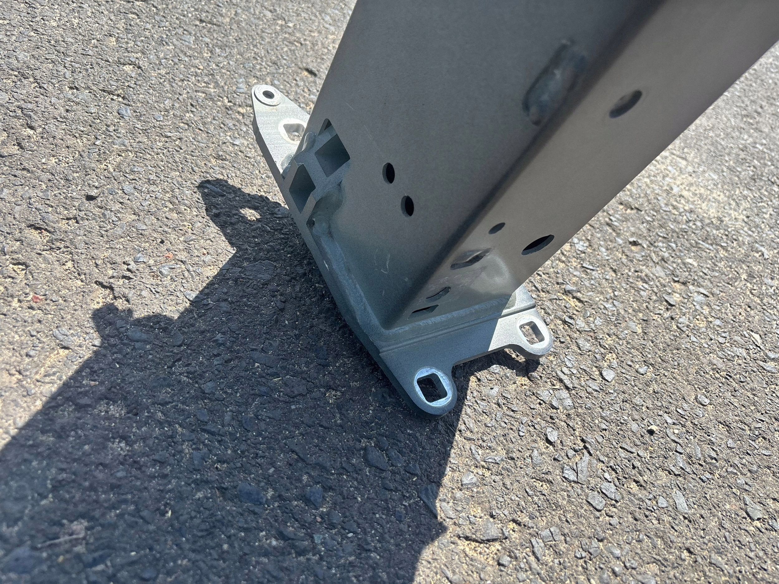 Volvo XC40 C40 Etupalkki OEM 32234645 image 4