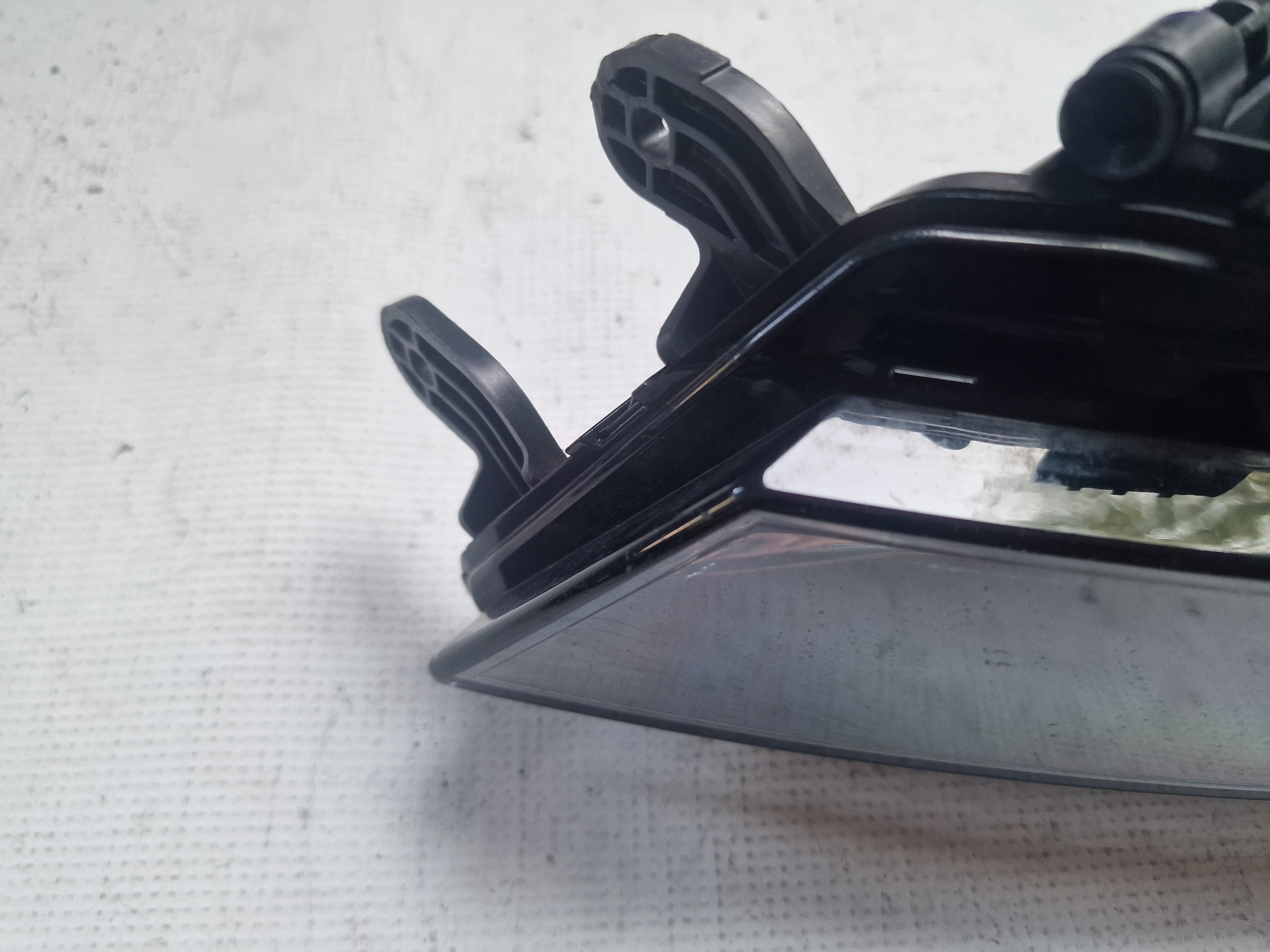 Ampare antibrouillard halogène avant droit OEM 5E0941700F image 5