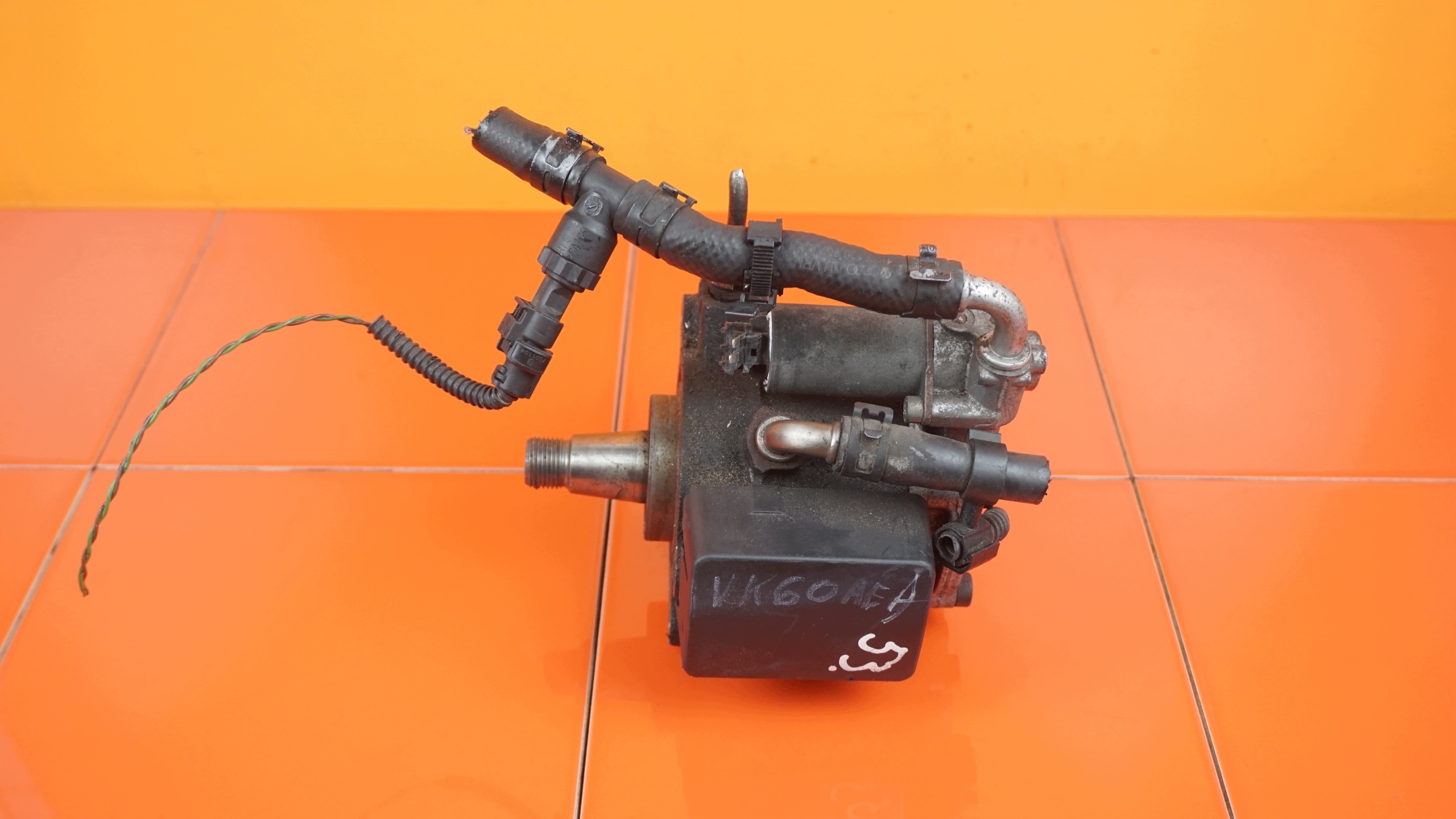 Pompe à injection OEM 03L130755E pour VW Caddy image 2