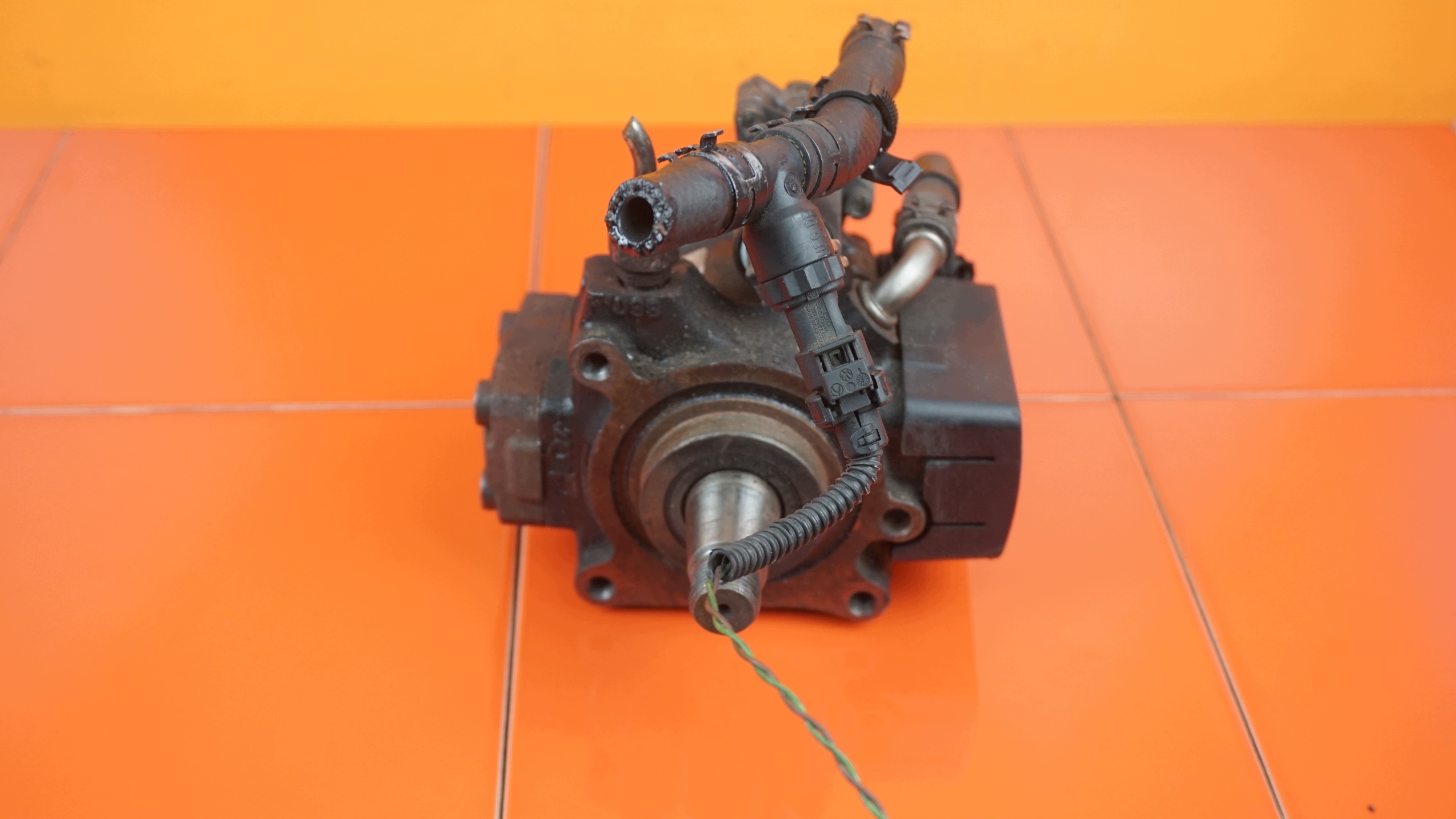 Pompe à injection OEM 03L130755E pour VW Caddy image 4