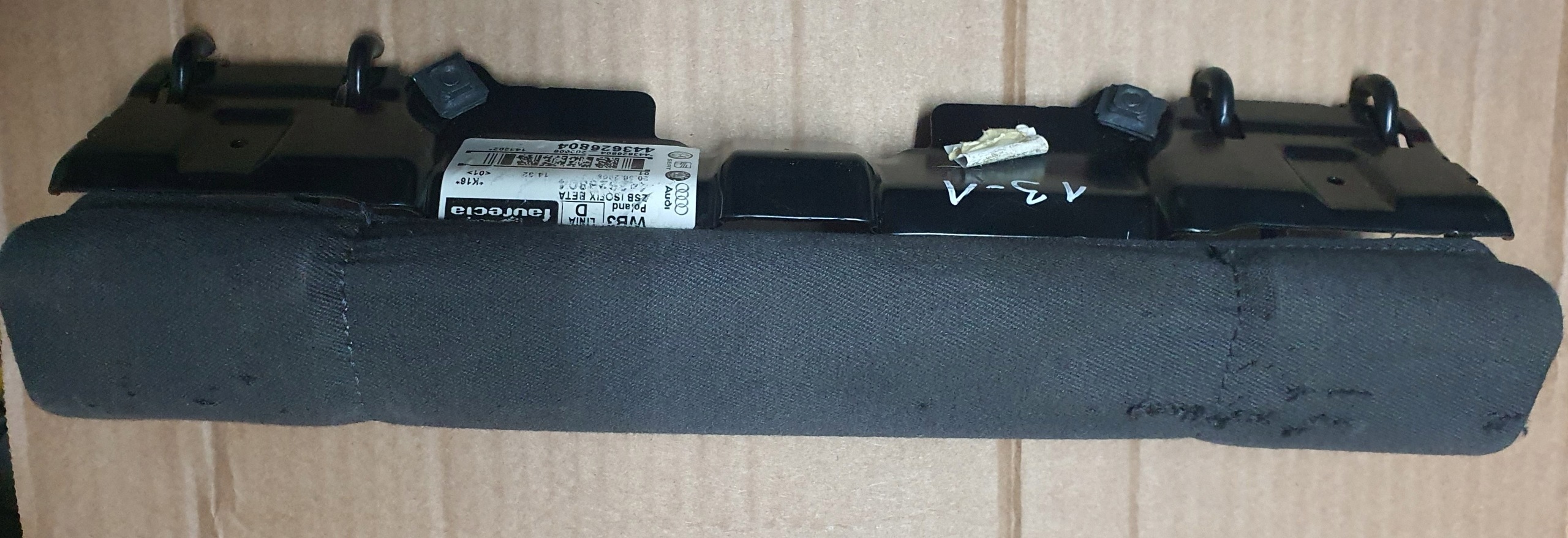 OEM 8T0881545 Etu ISOFIX Kiinnitys Audille