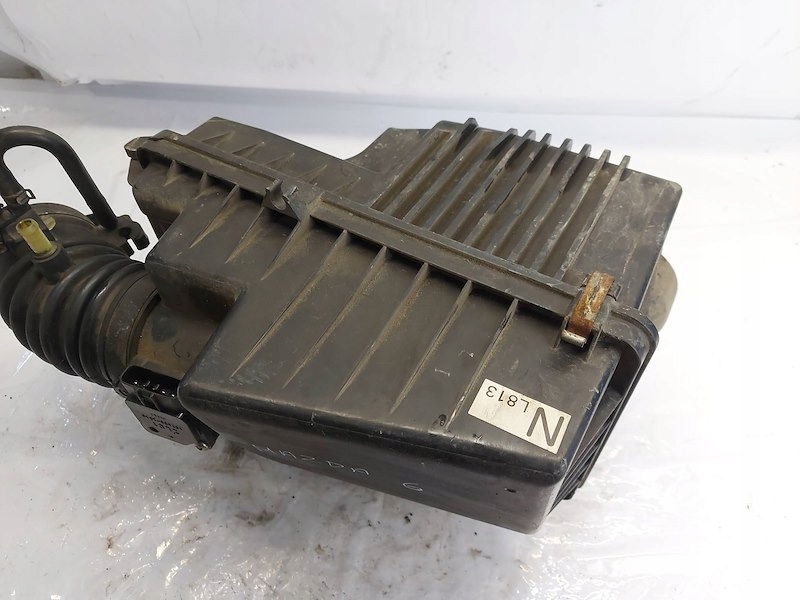 Mazda Luftfilterhus OEM 197400-2010 Begagnad image 7