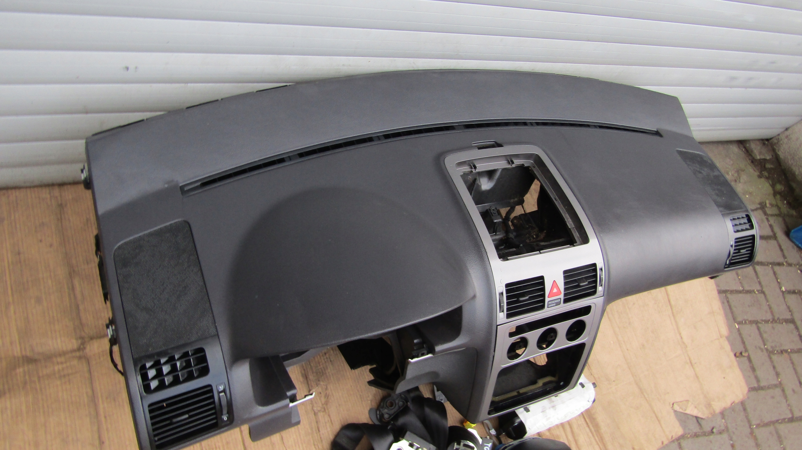 VW Touran Ohjauspaneelin Konsoli OEM 1t Lift - Käytetty