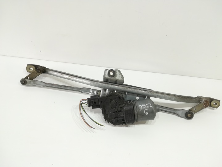 MECHANIZM SILNICZEK WYCIERACZEK VW PASSAT B5 0390241505