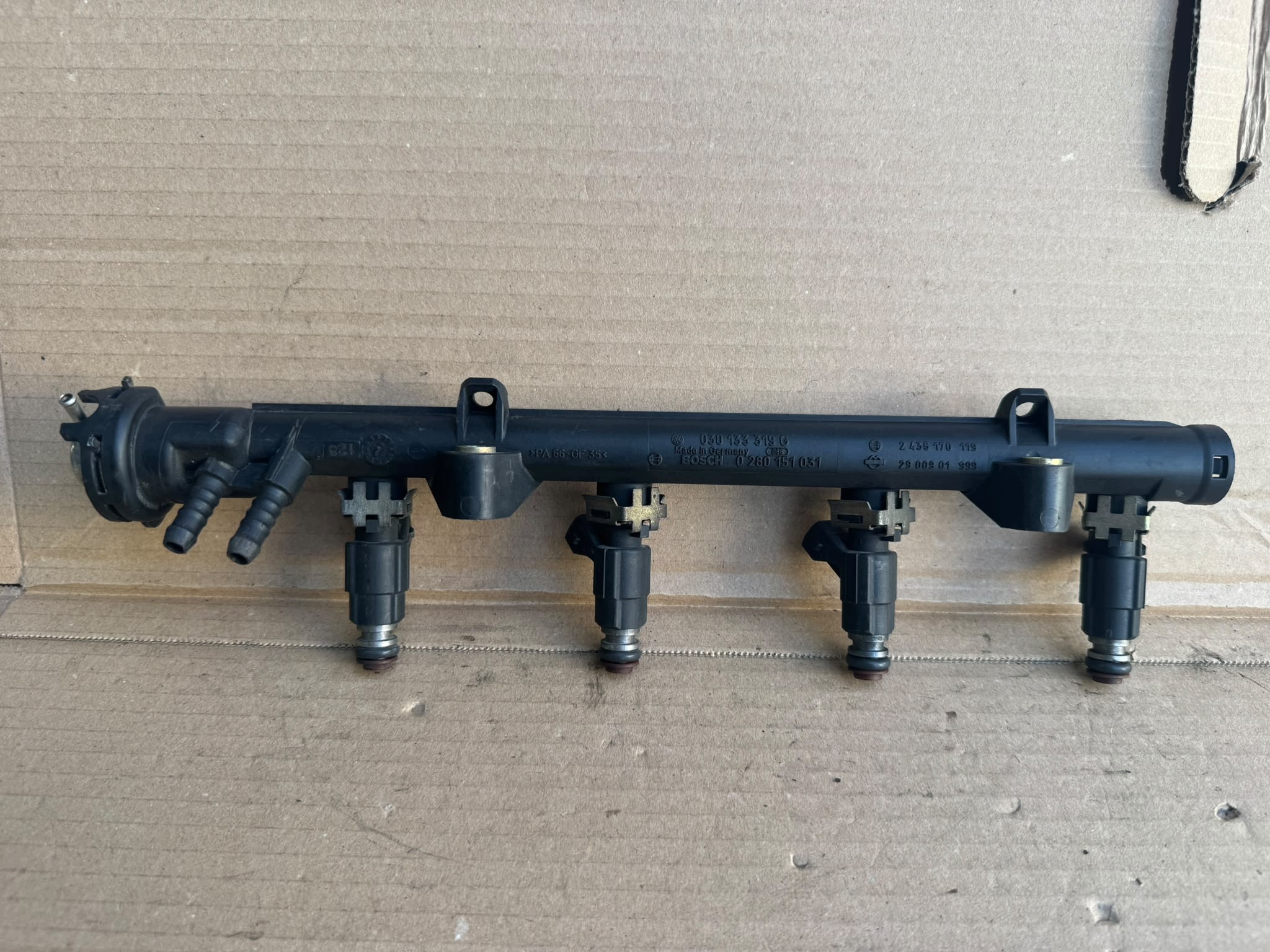 VW 030133319G Rampe d'injection pour Polo N6 1.0 image 4