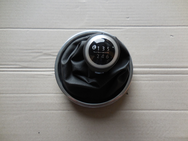 VW New Beetle vaihteenvalitsimen nuppi OEM 5C0711113E