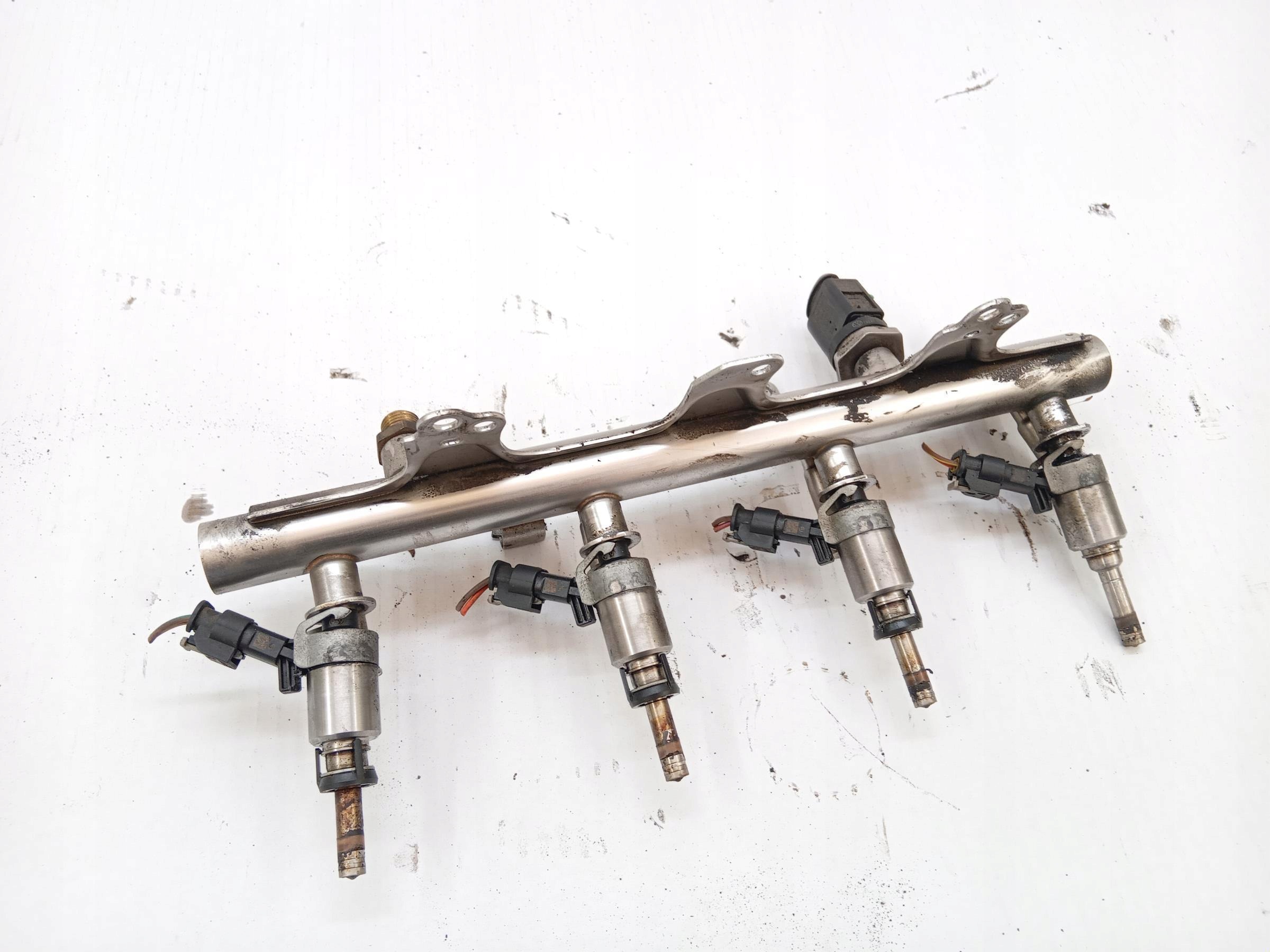 Ruiskutusputki OEM 06J133317M Skoda Yetille image 2