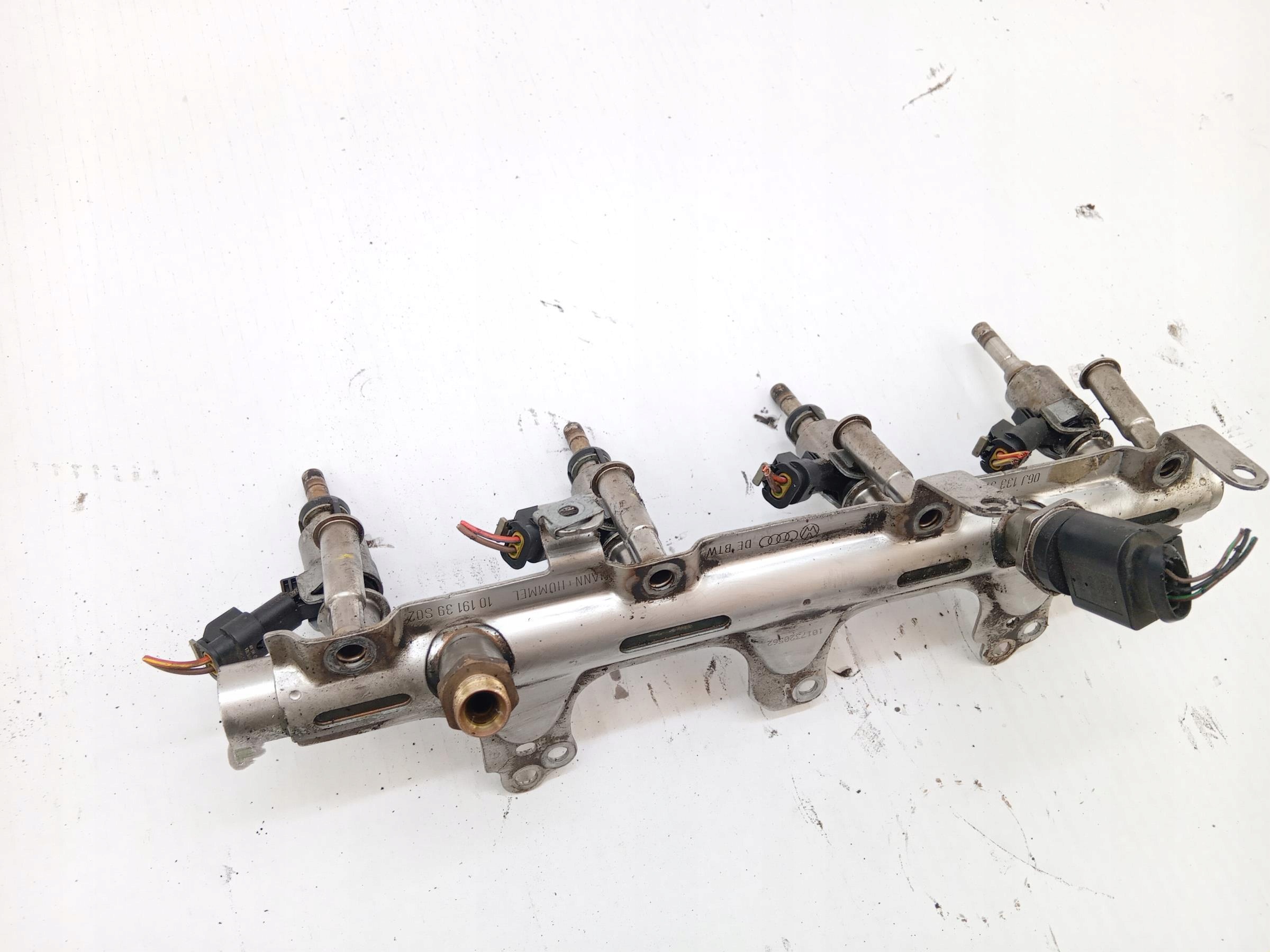Ruiskutusputki OEM 06J133317M Skoda Yetille image 4