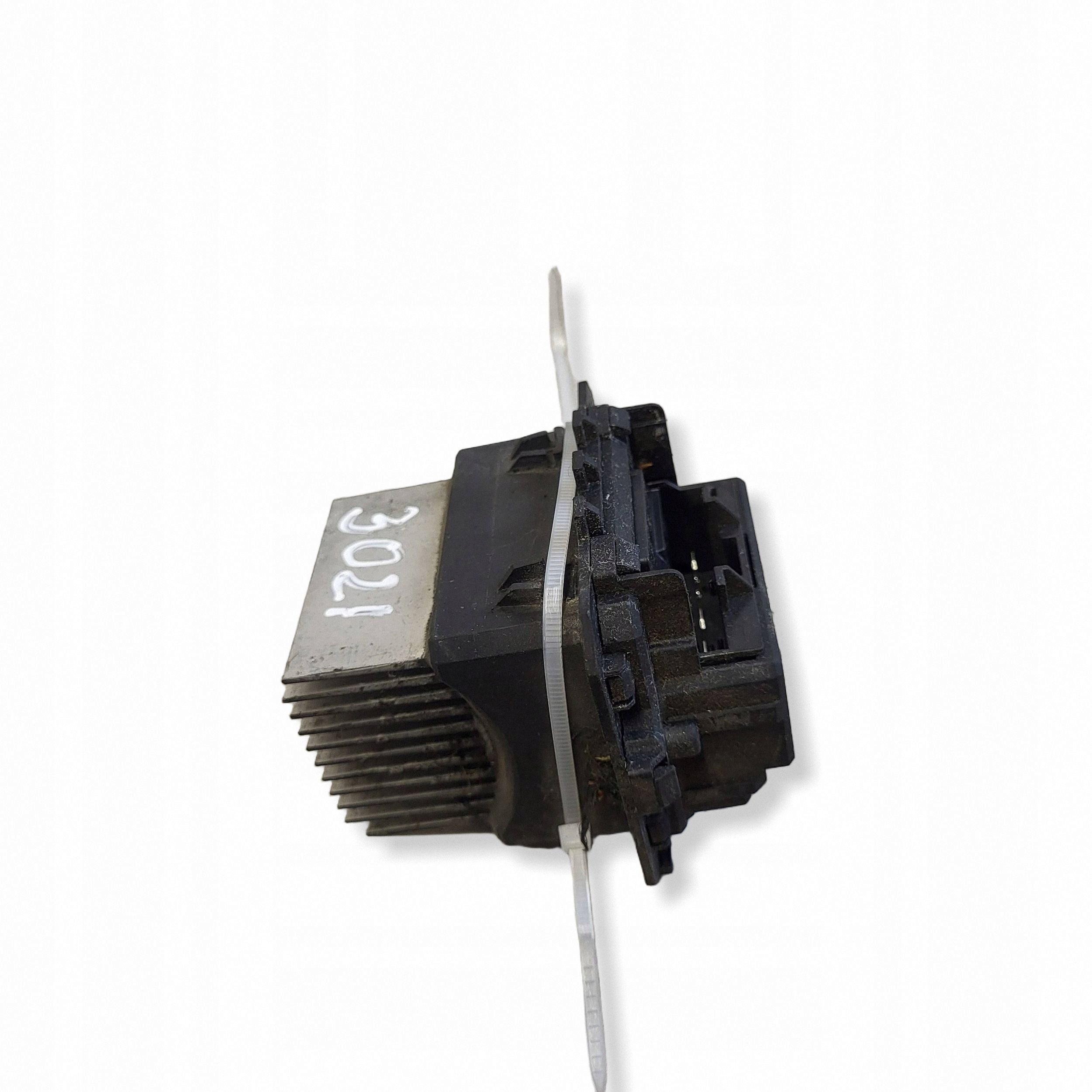 Lämmityspuhaltimen rele OEM T1000034Z Peugeot 308