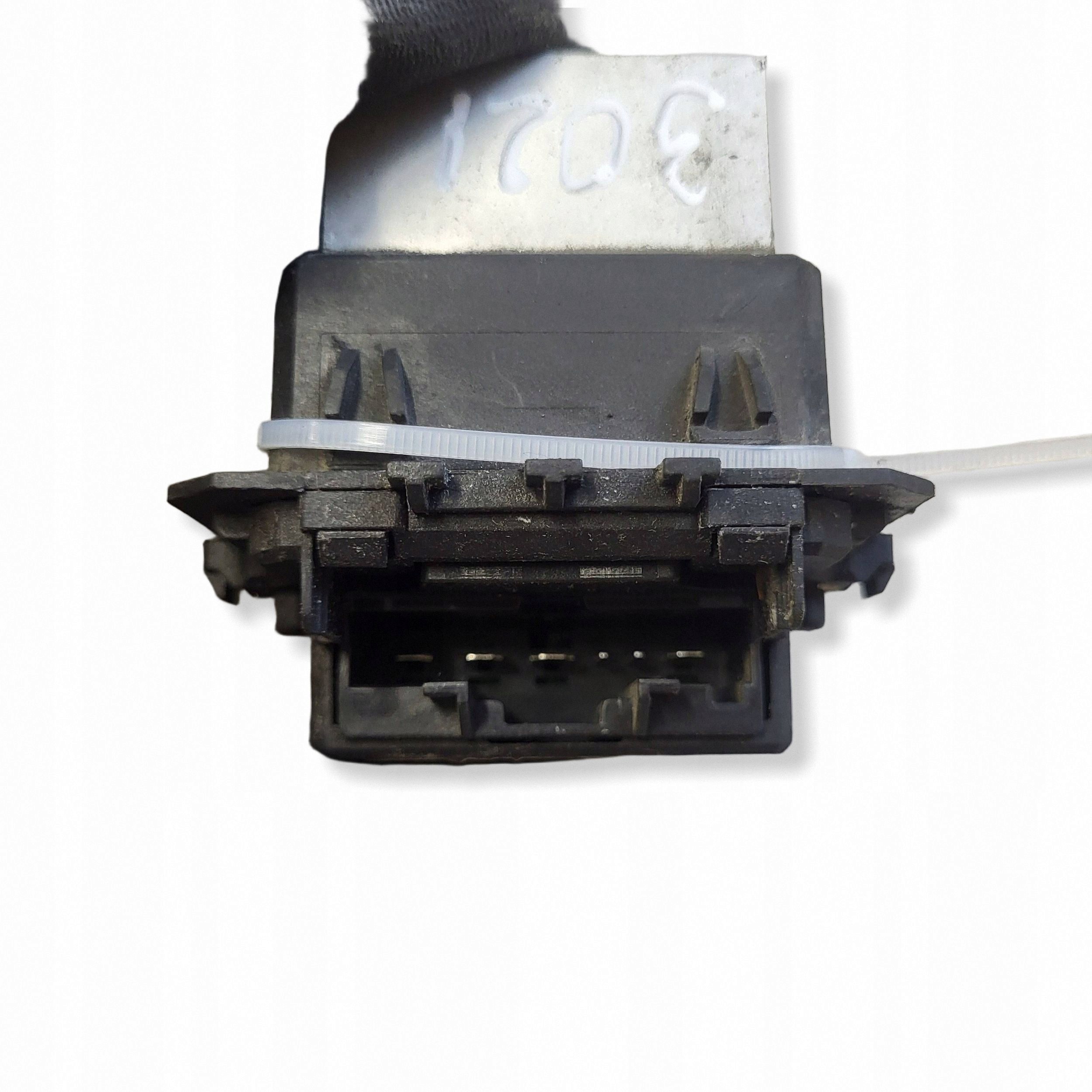Heizungsgebläserelais OEM T1000034Z für Peugeot 308 image 4