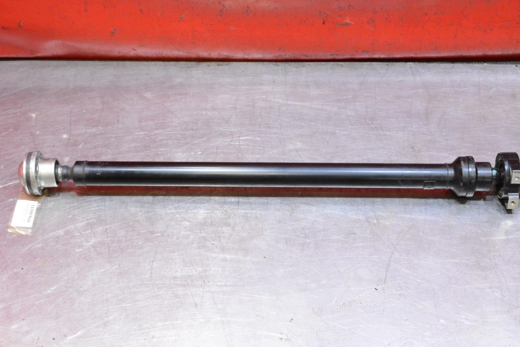 Volvo Vetoakseli OEM 32339133 - Käytetty