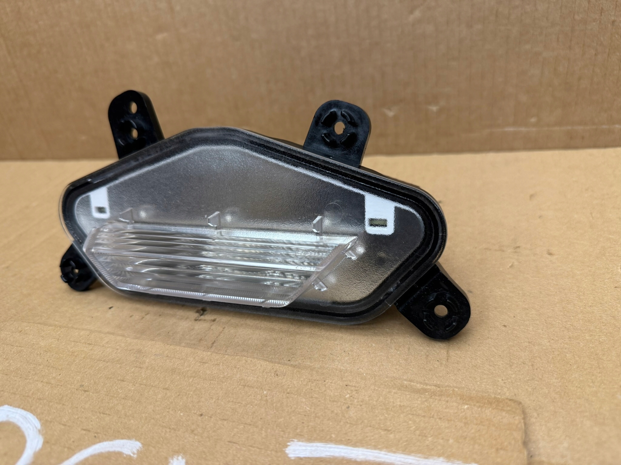 KIA SPORTAGE V 2021 Derde Remlicht OEM 924A3-R2000 image 4
