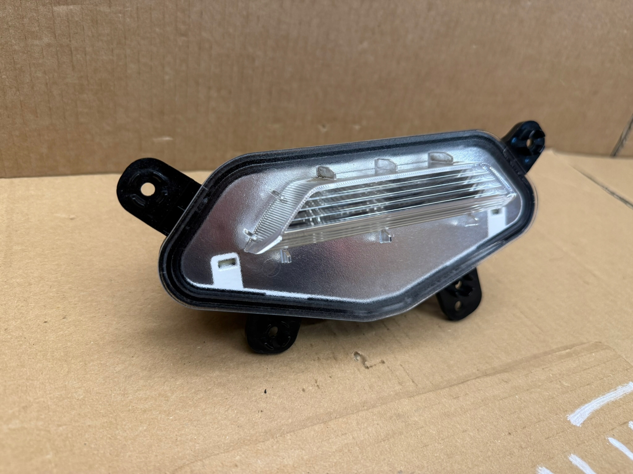 KIA SPORTAGE V 2021 Derde Remlicht OEM 924A3-R2000 image 6