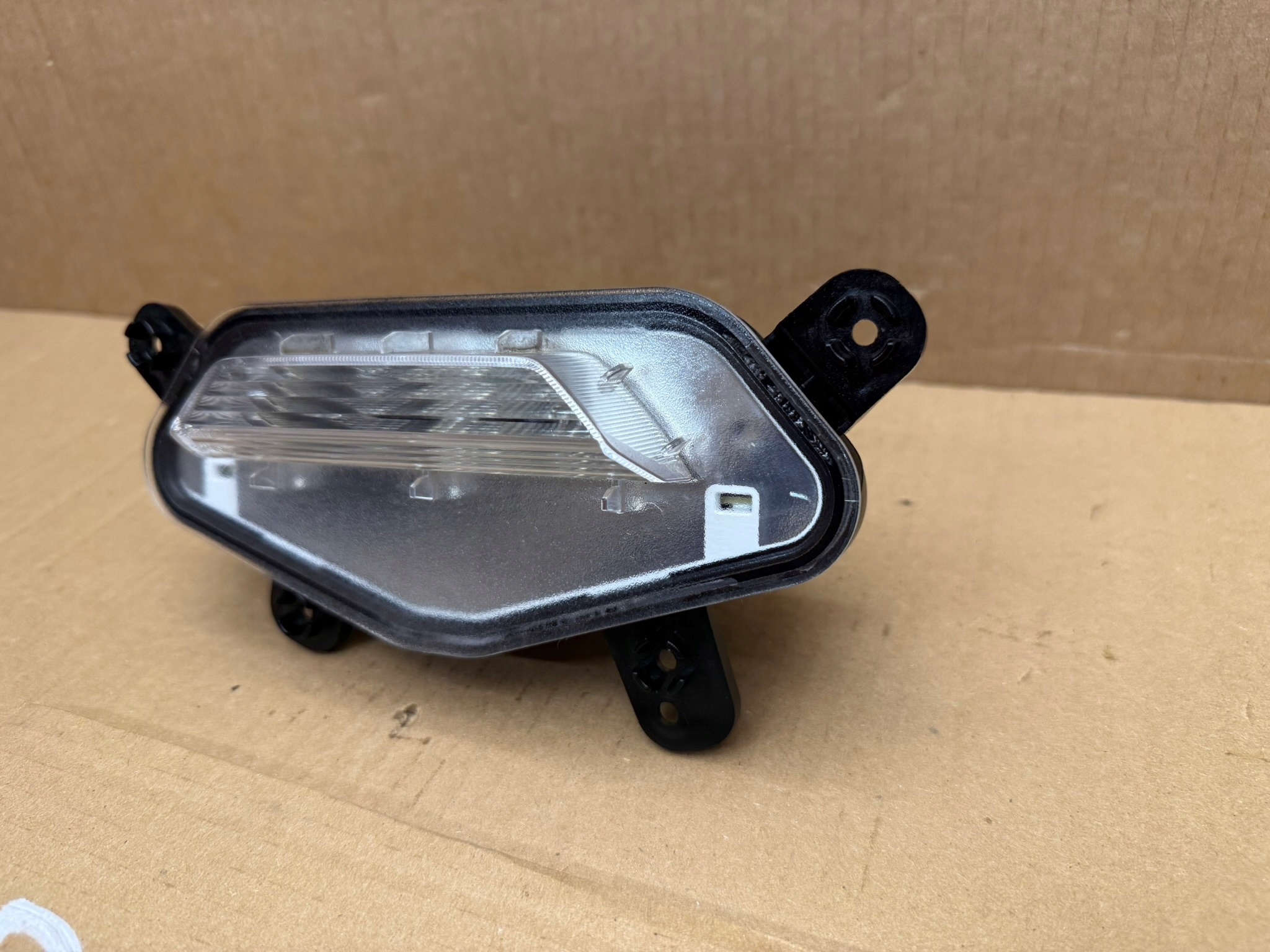 KIA SPORTAGE V 2021 Derde Remlicht OEM 924A3-R2000 image 8