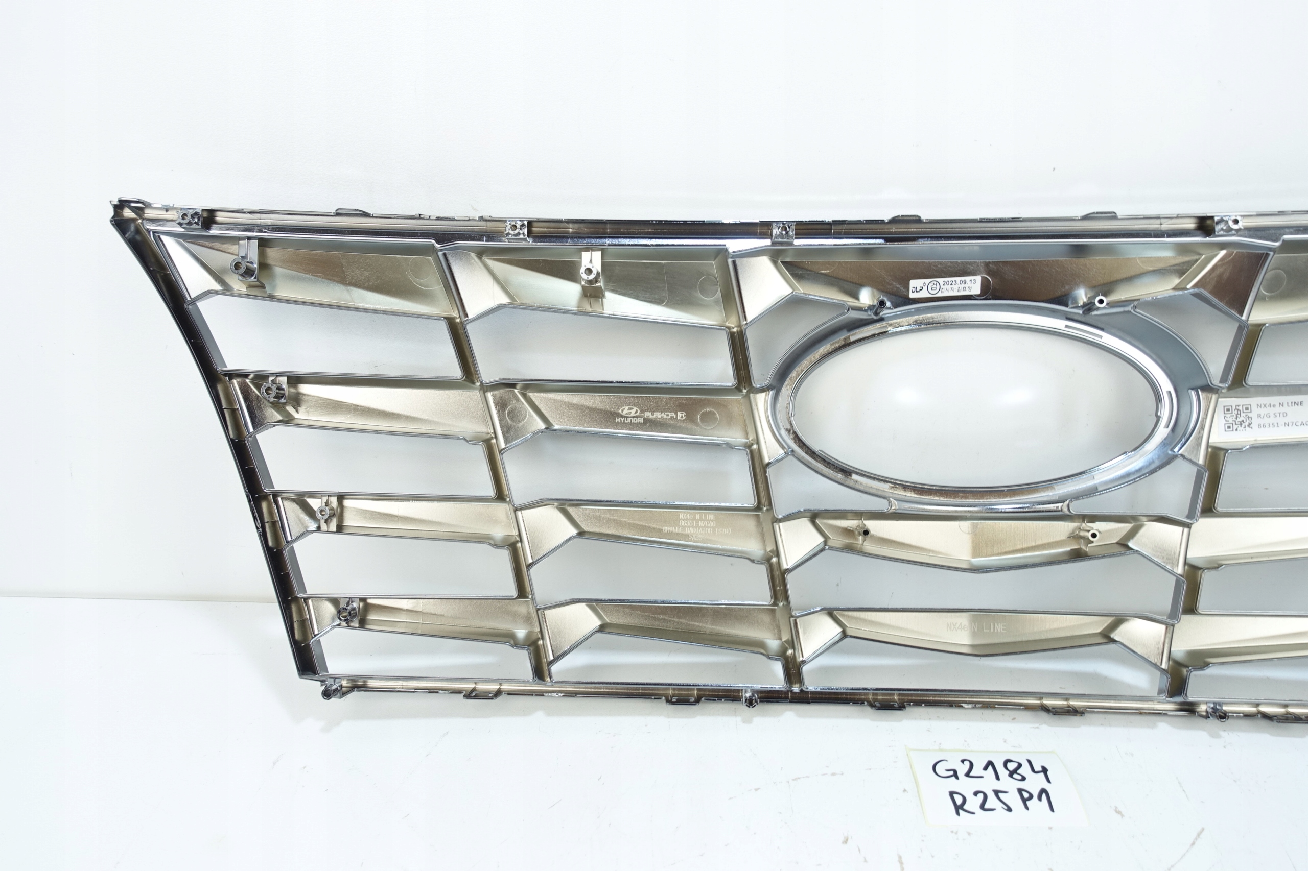 Hyundai OEM 86351-N7CA0 Grelha Para-choques Dianteiro image 4