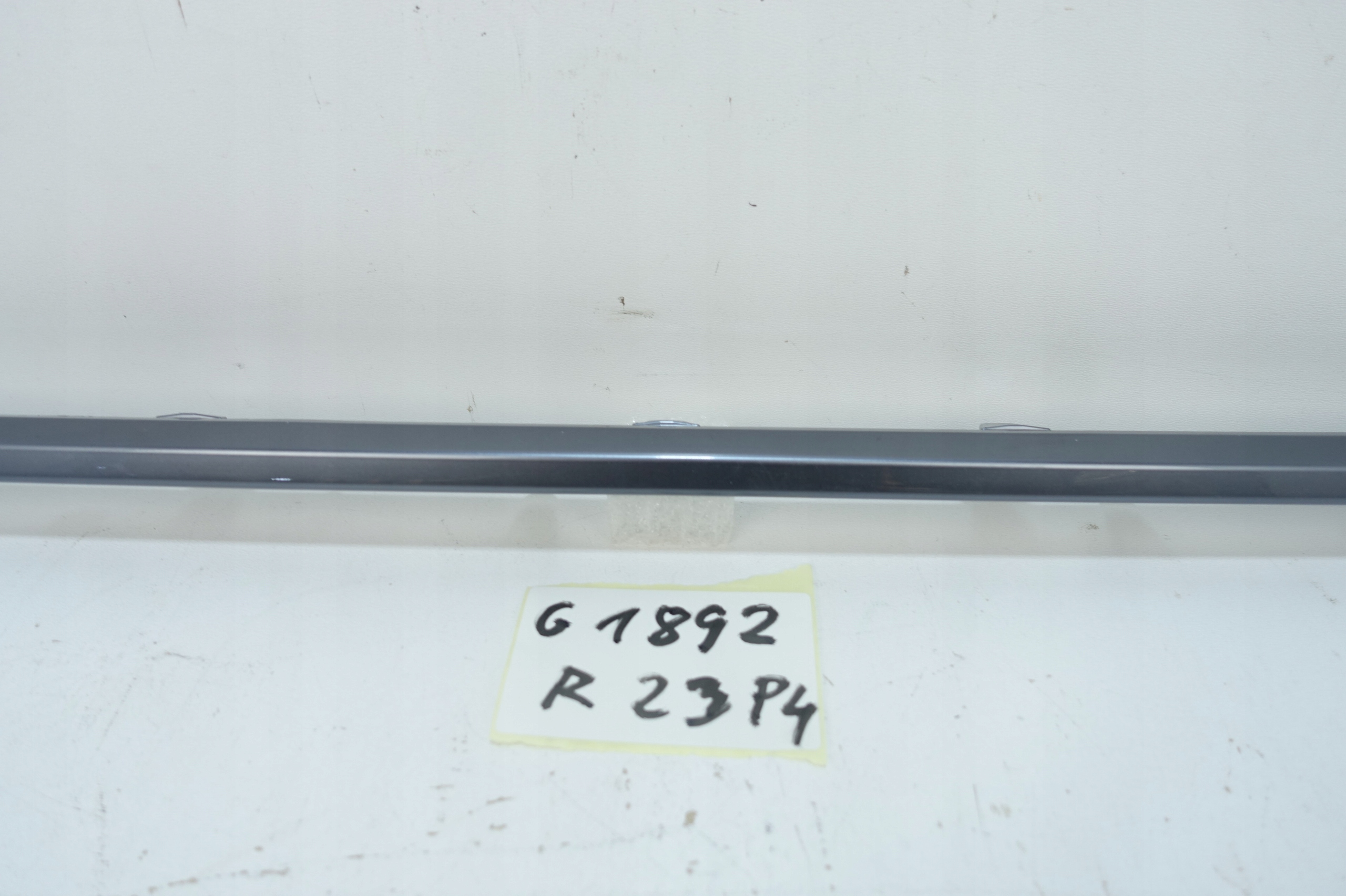 OEM 86696-HFAA0 Achterbumper Strip Hyundai Kona II EV image 3