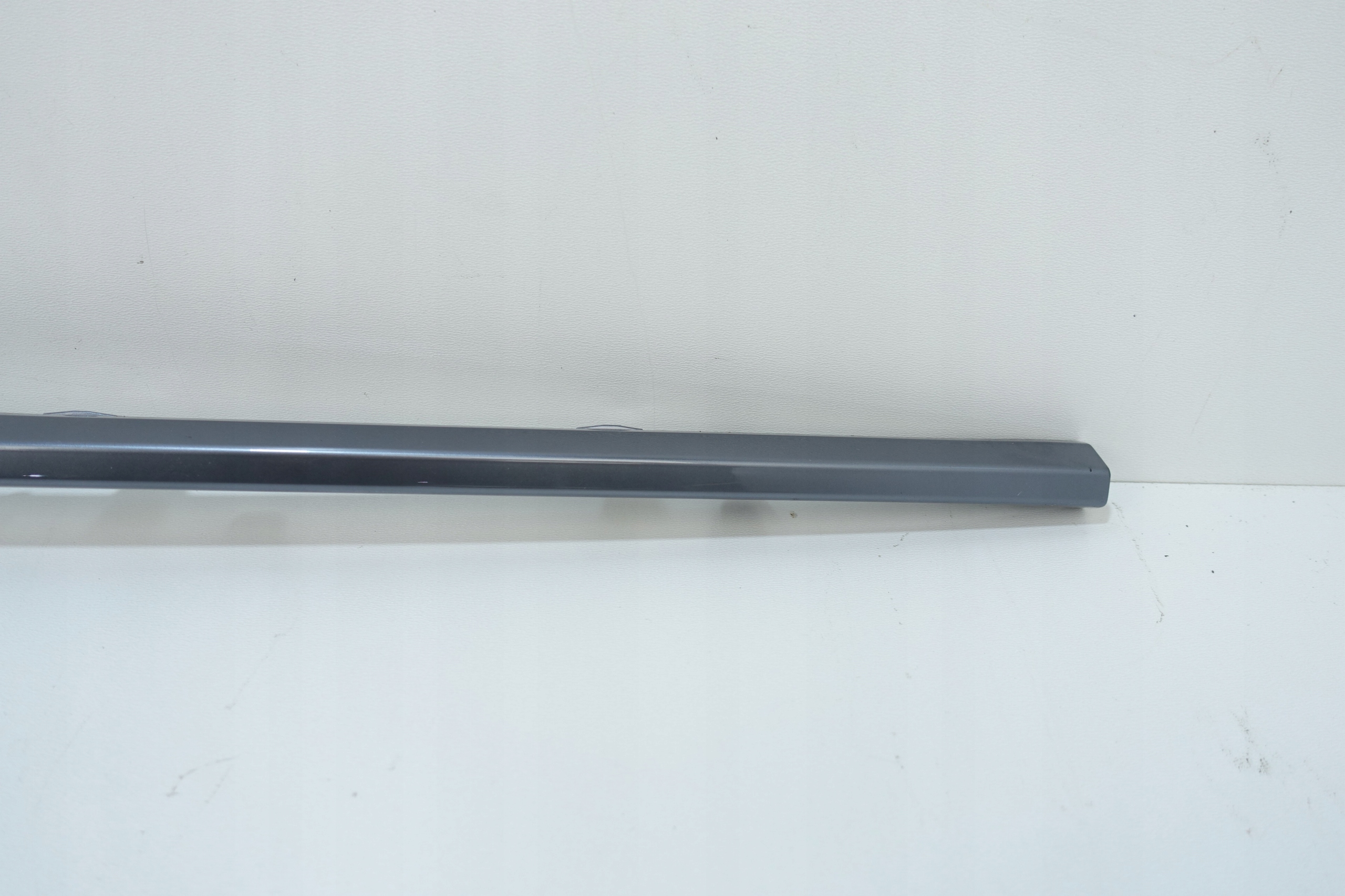 OEM 86696-HFAA0 Achterbumper Strip Hyundai Kona II EV image 4