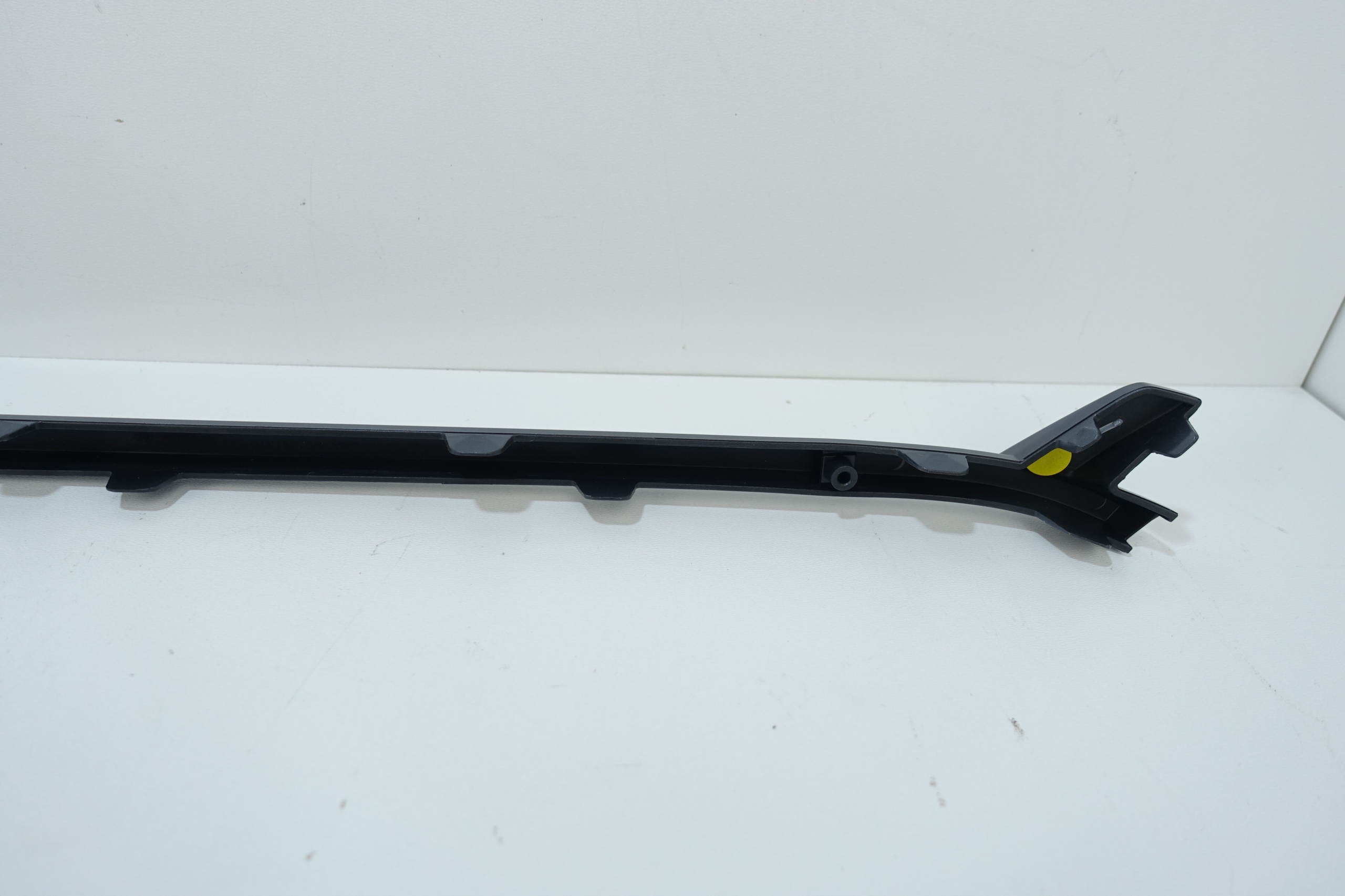 OEM 86696-HFAA0 Achterbumper Strip Hyundai Kona II EV image 5