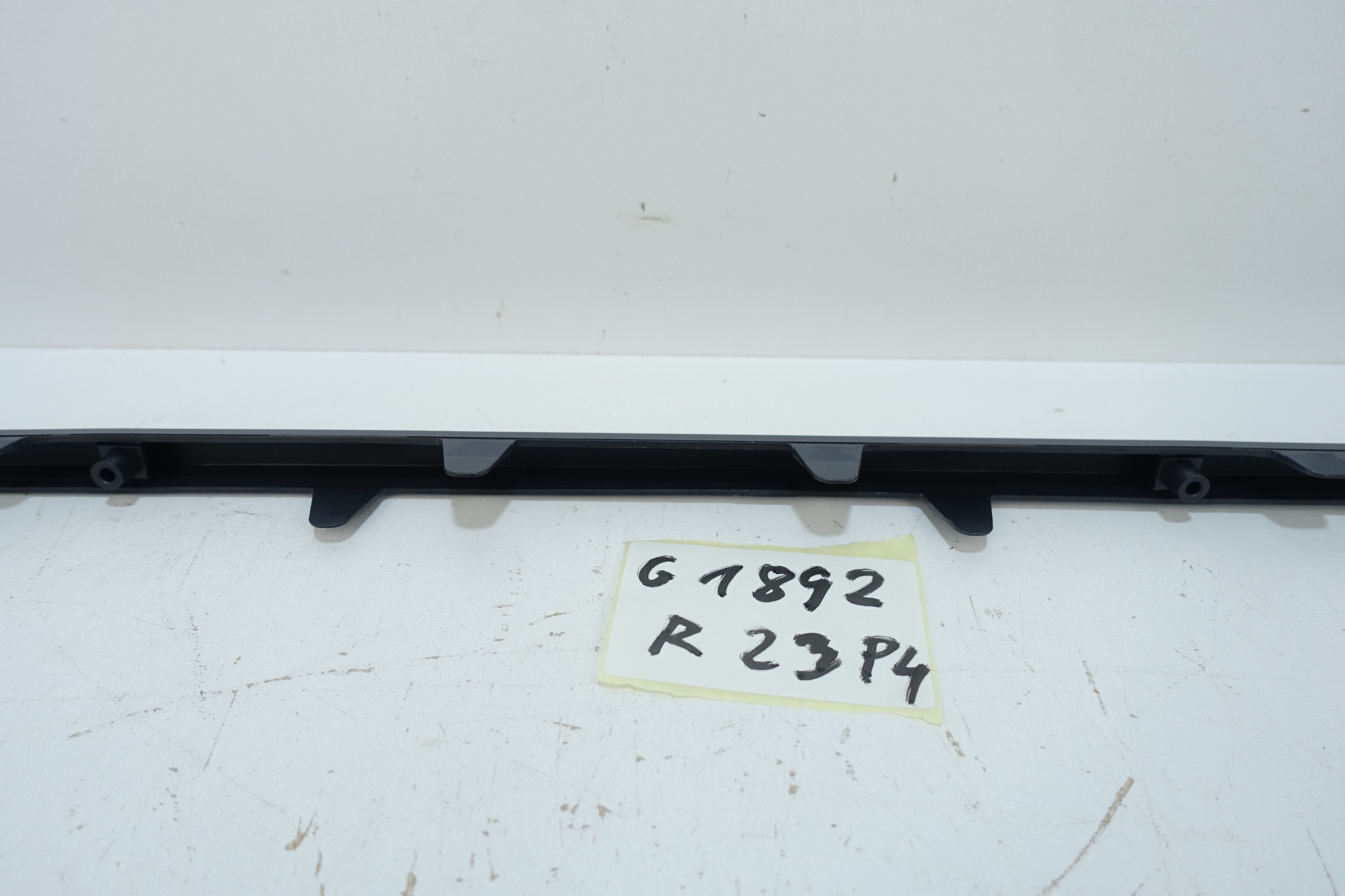 OEM 86696-HFAA0 Achterbumper Strip Hyundai Kona II EV image 6