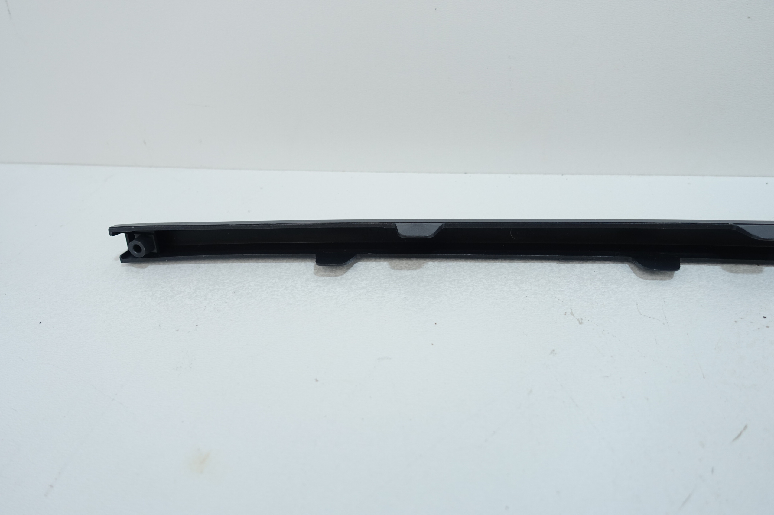 OEM 86696-HFAA0 Achterbumper Strip Hyundai Kona II EV image 7