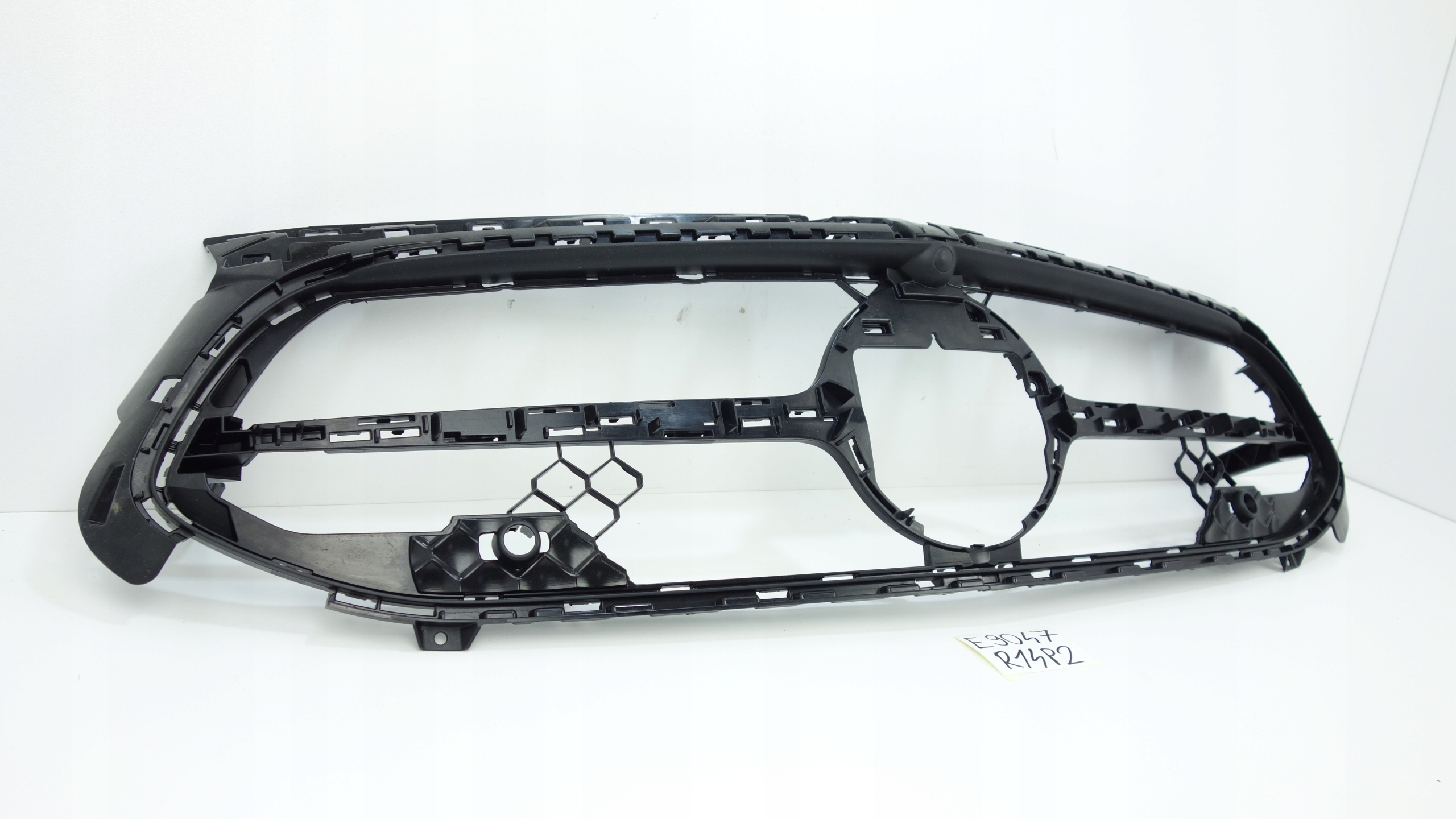 OEM A1778888300 Etupään Grillikehikon Vahviste