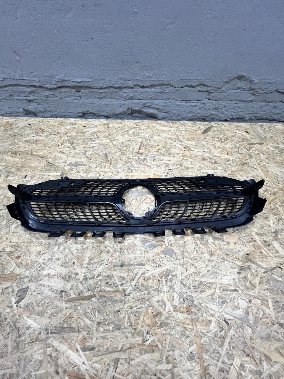 Mercedes A-luokka W177 etupuskurin ritilä OEM A1778880200