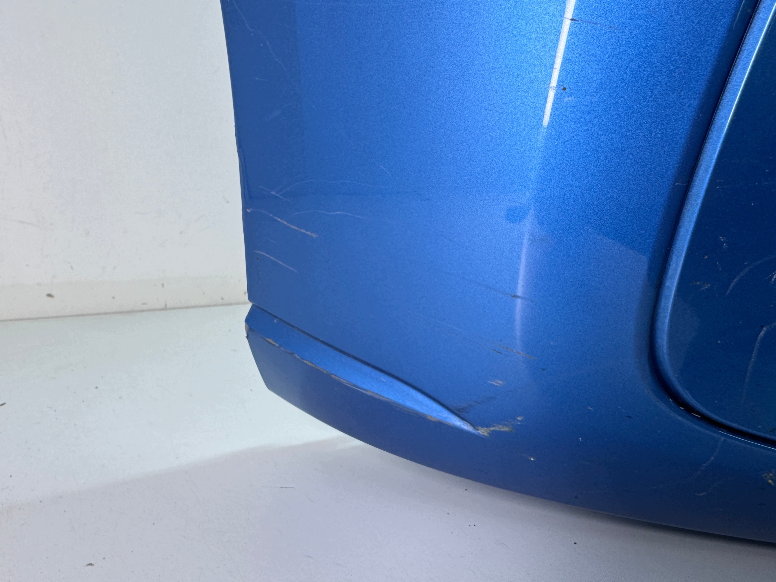 Para-choques dianteiro VW Caddy V OEM 2K7807221A - Usado image 5