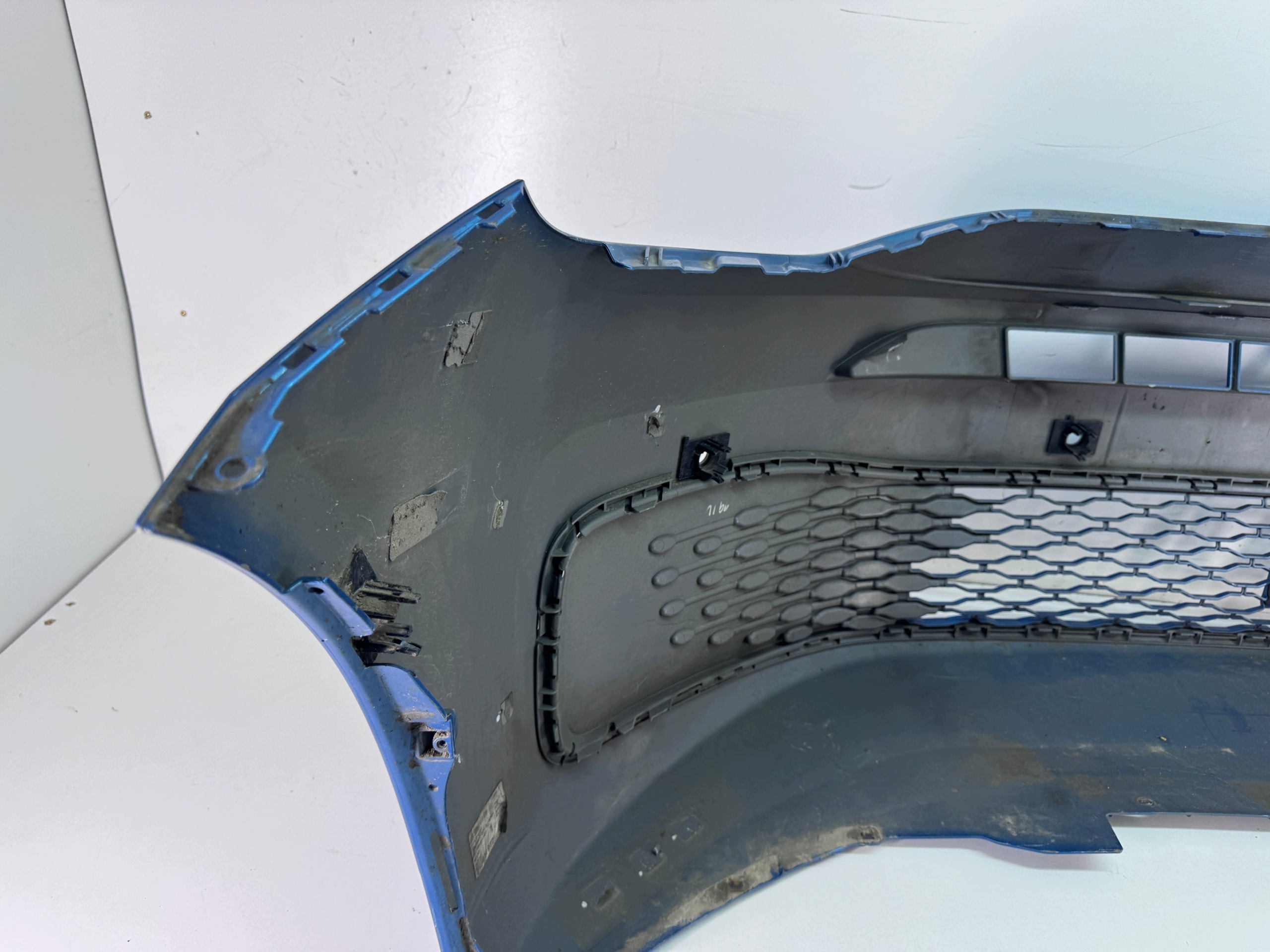 Para-choques dianteiro VW Caddy V OEM 2K7807221A - Usado image 6