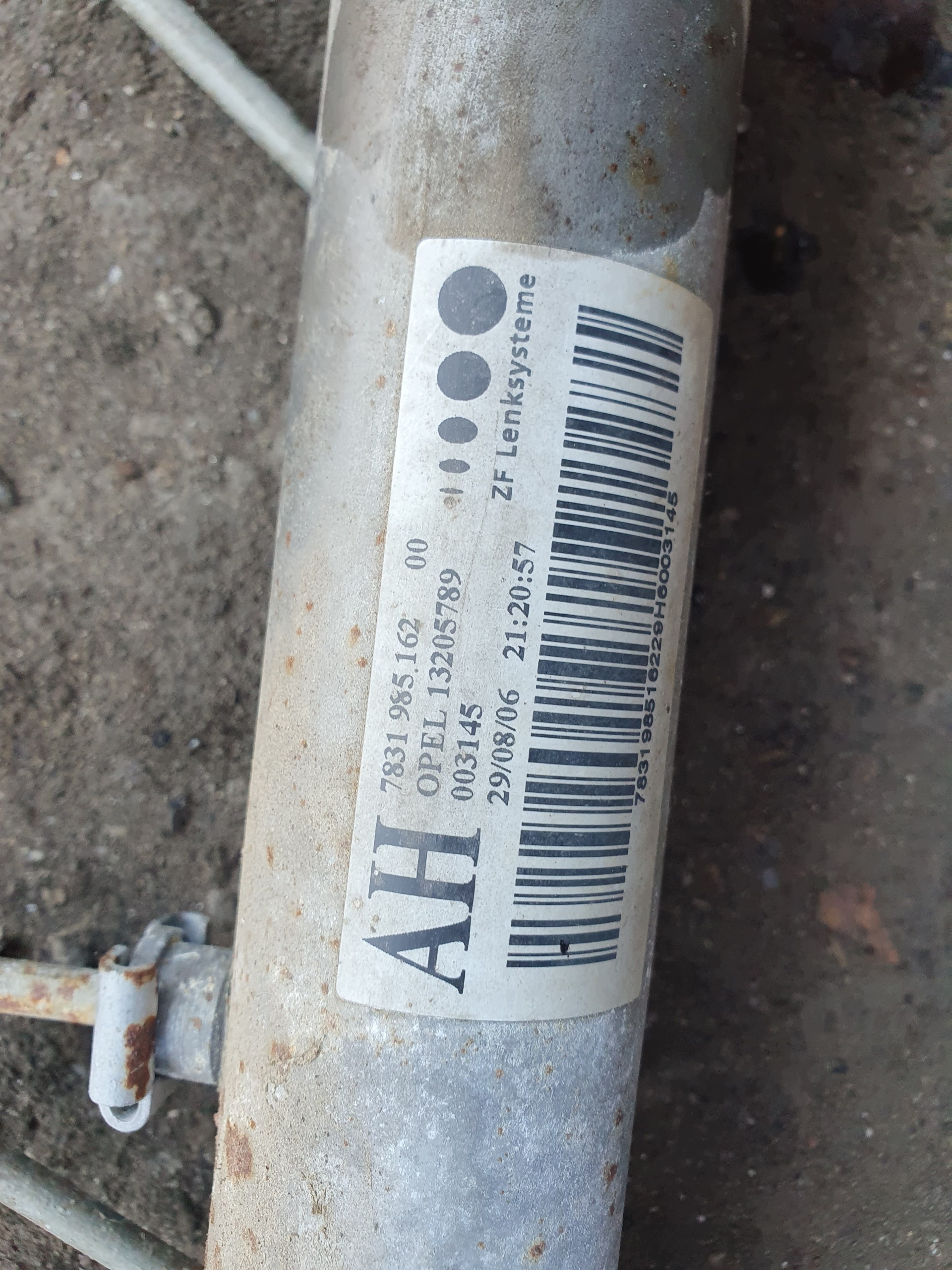Bomba direção OEM 13205789 - Usado ZF image 3