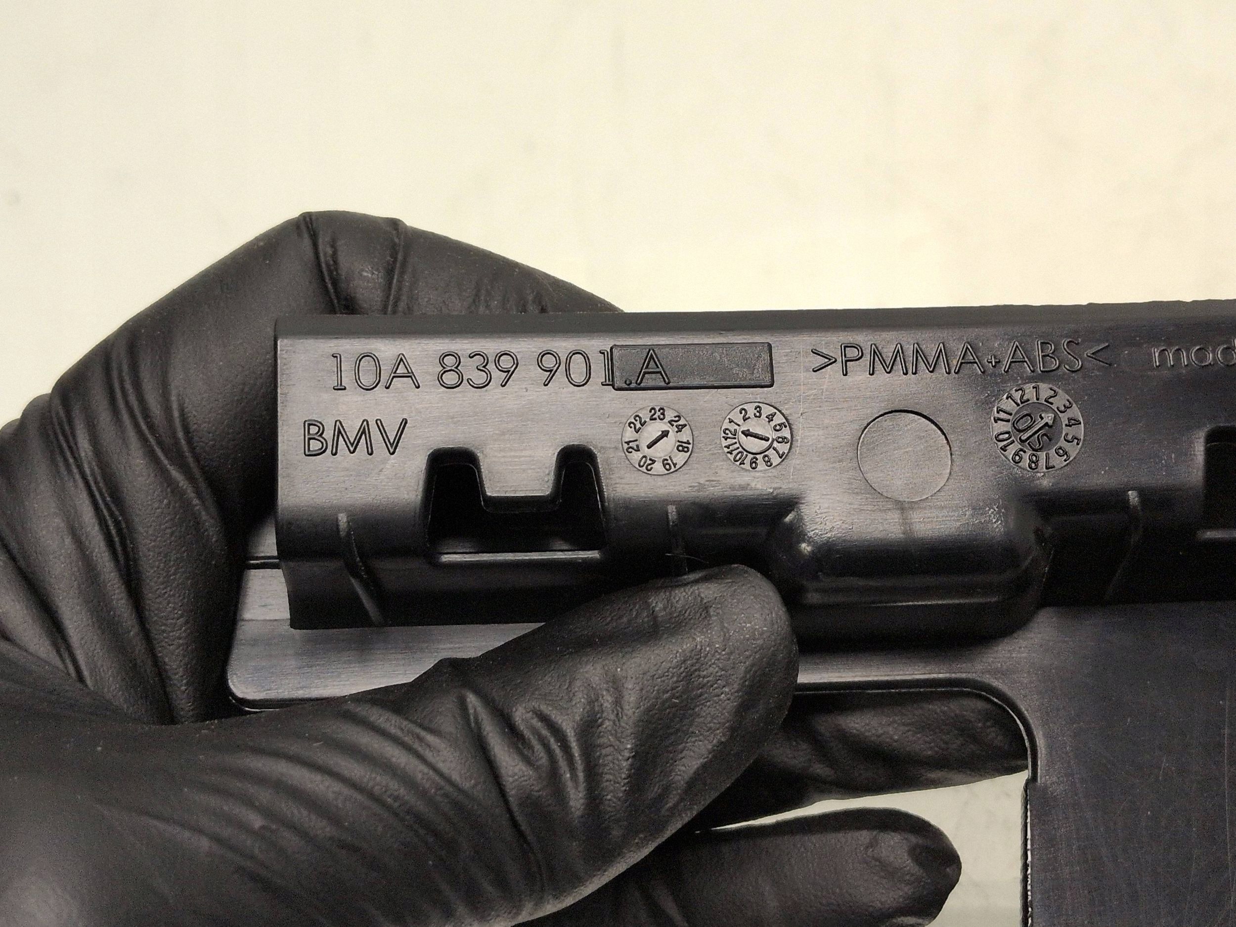 VW ID.3 Linker Achterdeurlijst OEM 10A839901A image 6