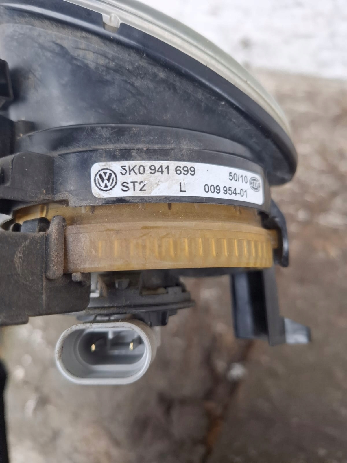 Farol Halogéneo Esquerdo Dianteiro OEM 5K0941699 Usado image 3