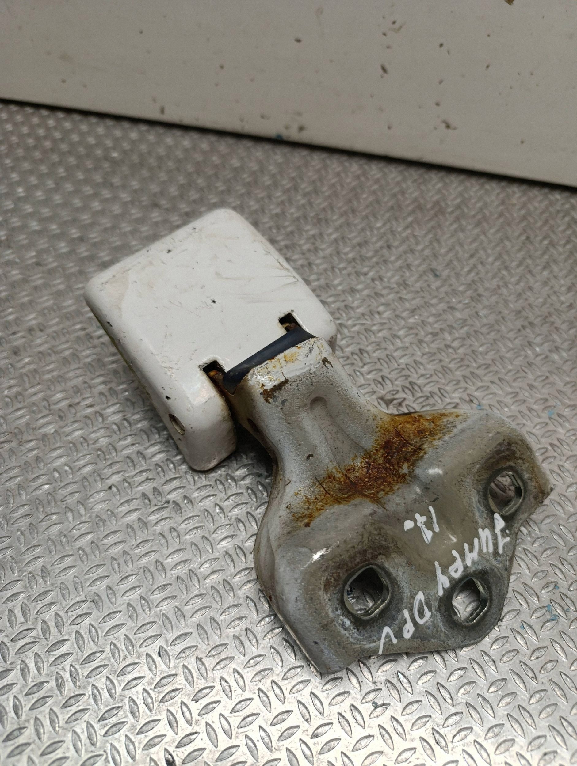 OEM 9820031980 Right Rear Door Hinge - Used image 2