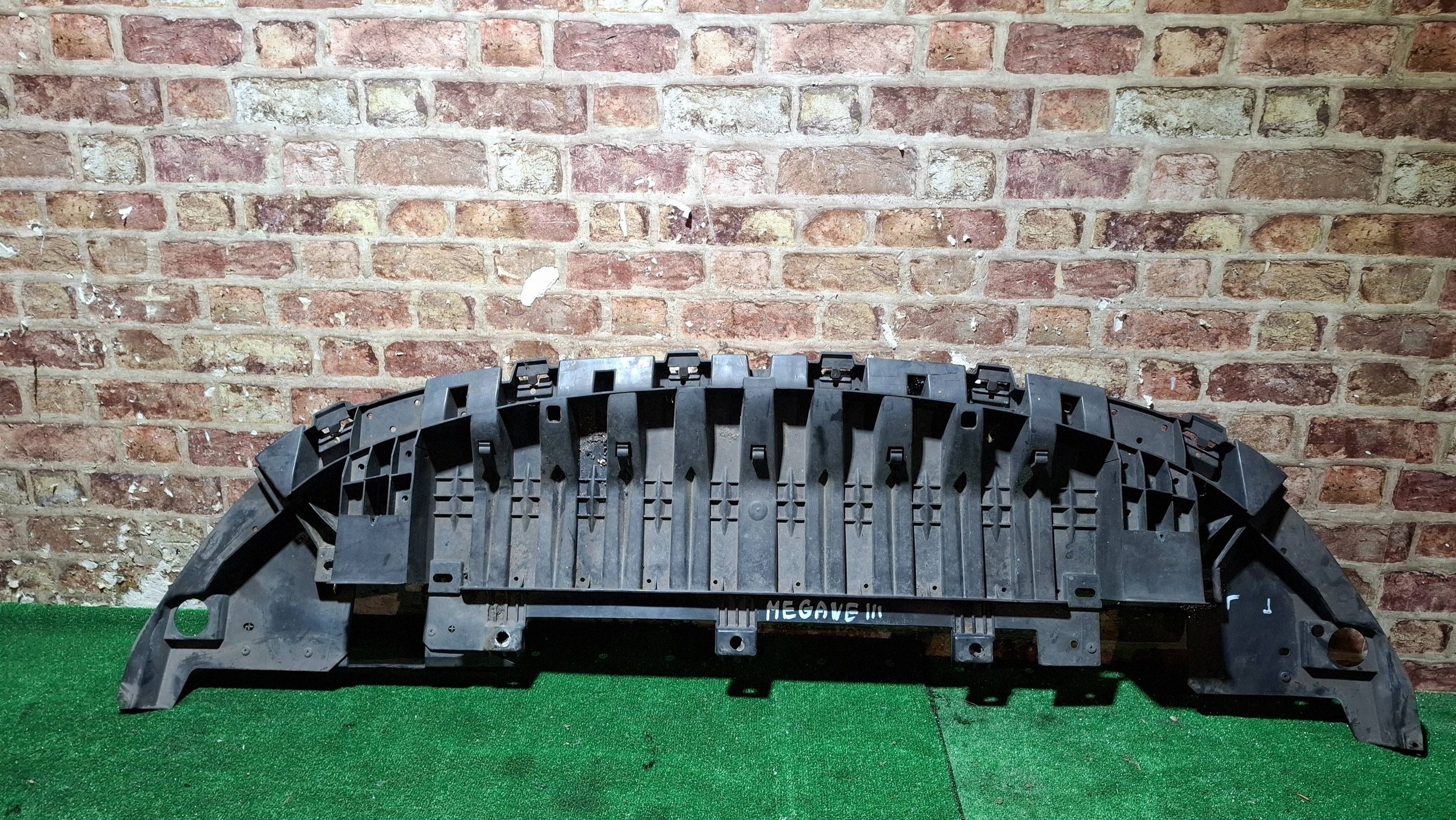Renault Megane III Frontstoßstangenabdeckung OEM 622350001R image 2