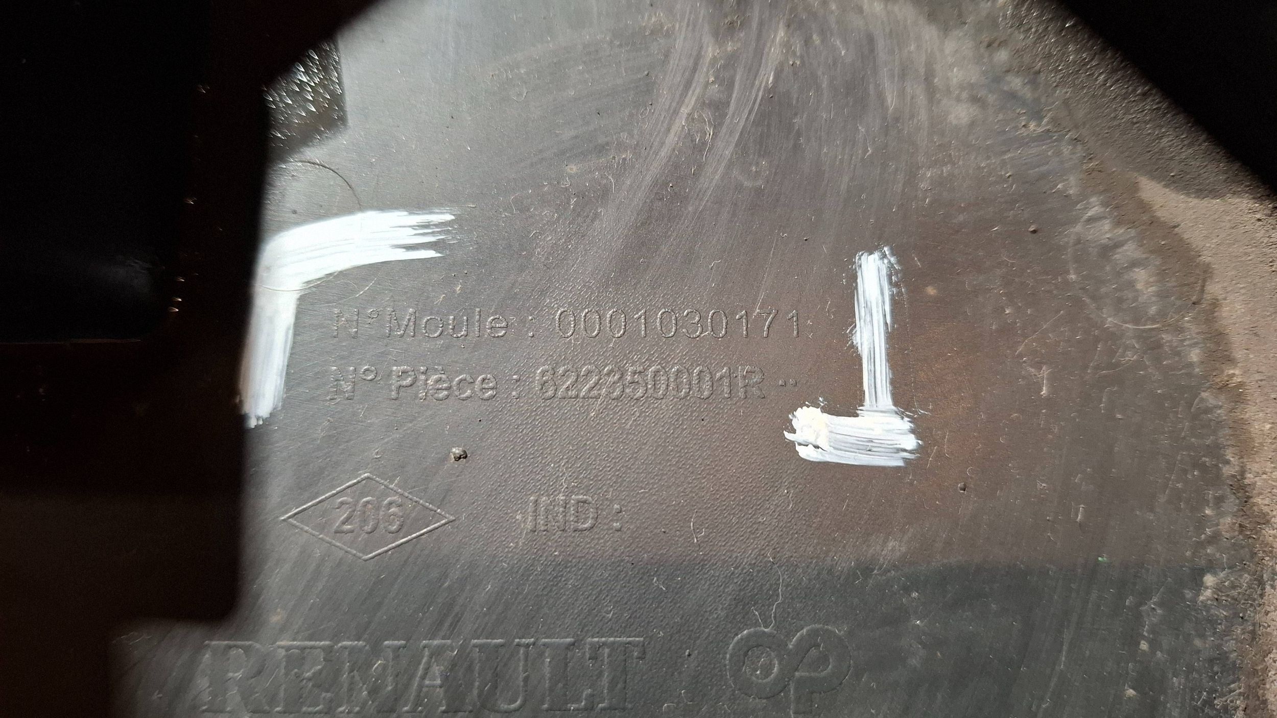 Renault Megane III Frontstoßstangenabdeckung OEM 622350001R image 4