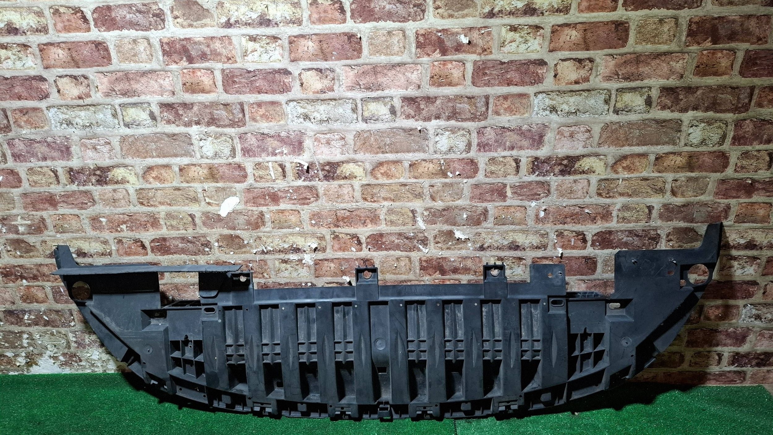 Renault Megane III Frontstoßstangenabdeckung OEM 622350001R image 5