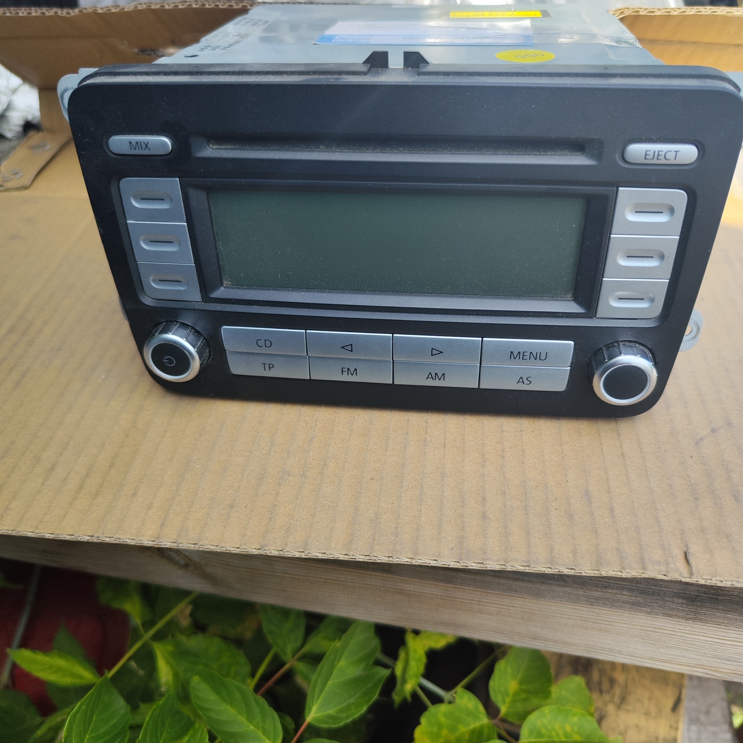 OEM 1K0035186R Werksradio für VW Passat B6 image 2