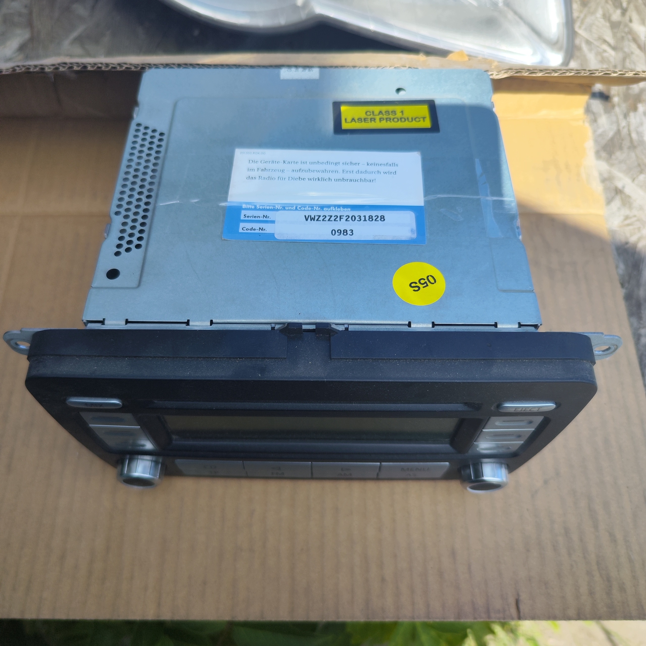 OEM 1K0035186R tehdasradio VW Passat B6:lle