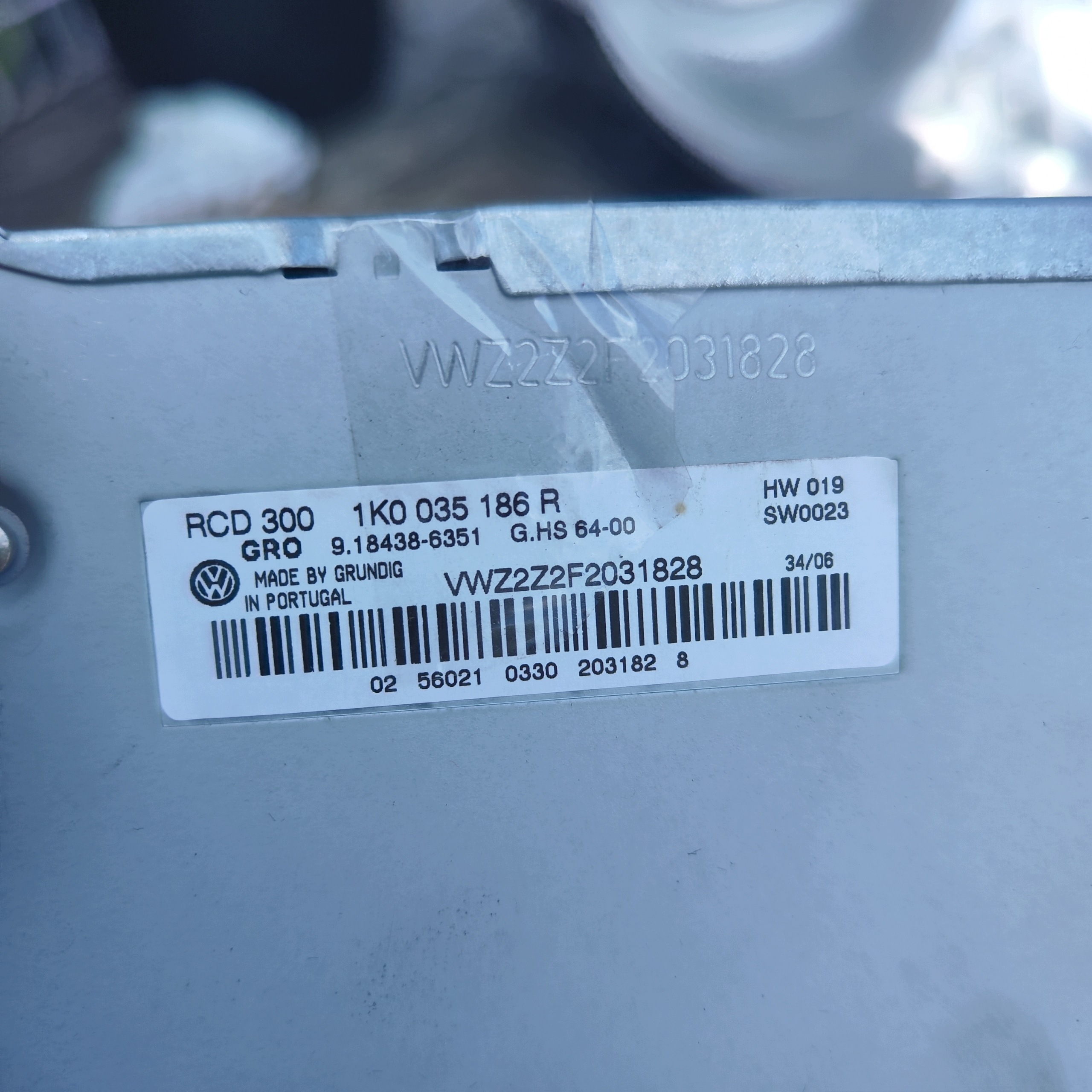 OEM 1K0035186R Werksradio für VW Passat B6 image 3