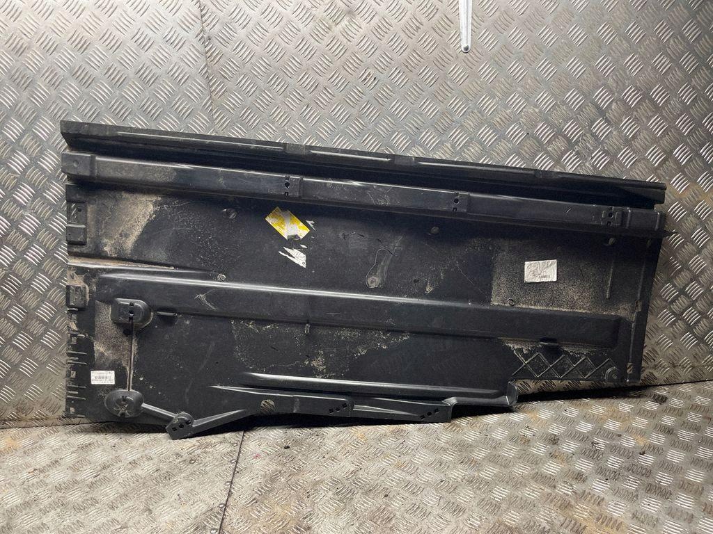 OEM 8K0825207 Vasen Aluslevy Audi A4 B8/A5 8T Vasemmalle