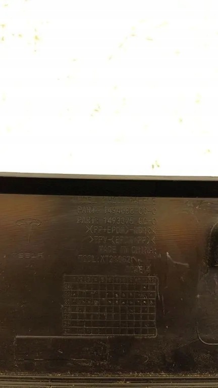 Joint de capot Tesla Model Y 2023 OEM 149408800C image 5