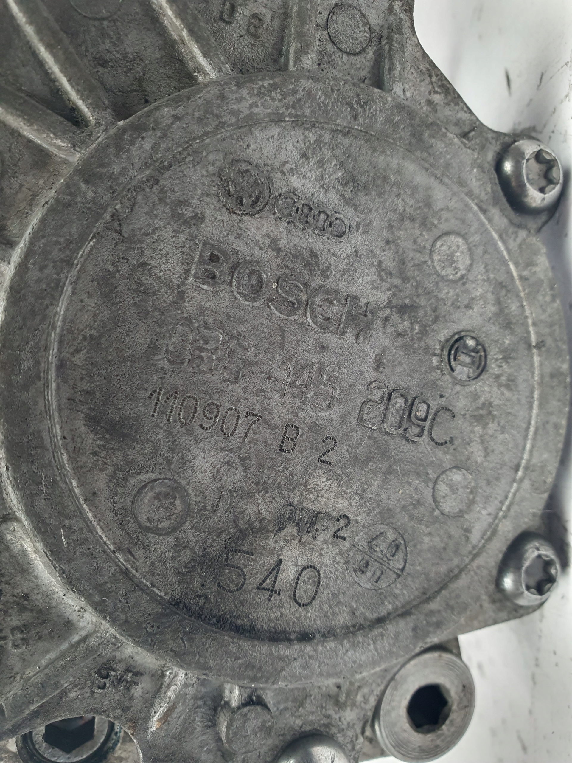 Tyhjiöpumppu OEM 03G145209C Audi A6 2.0L Diesel