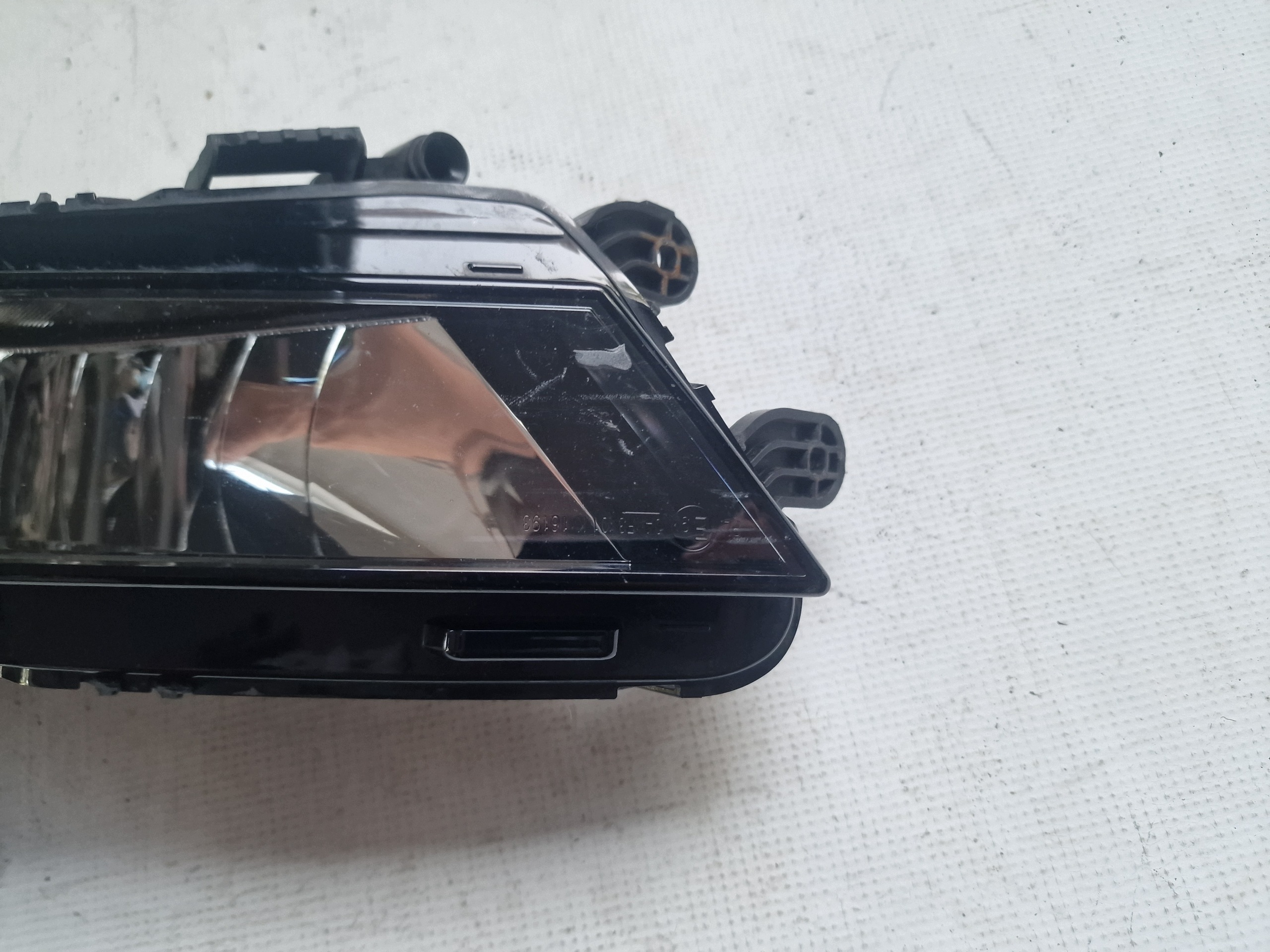 Farol halogéneo esquerdo dianteiro OEM 5E0941699F Skoda Octavia image 6
