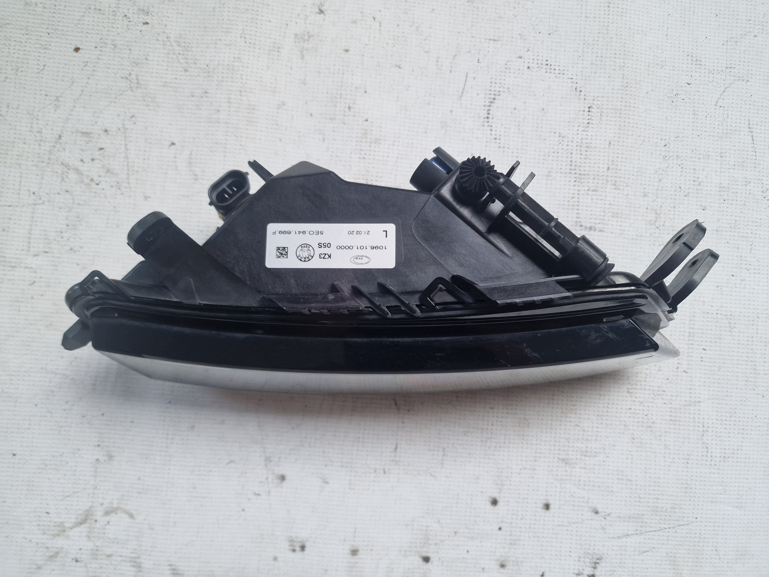 Farol halogéneo esquerdo dianteiro OEM 5E0941699F Skoda Octavia image 7