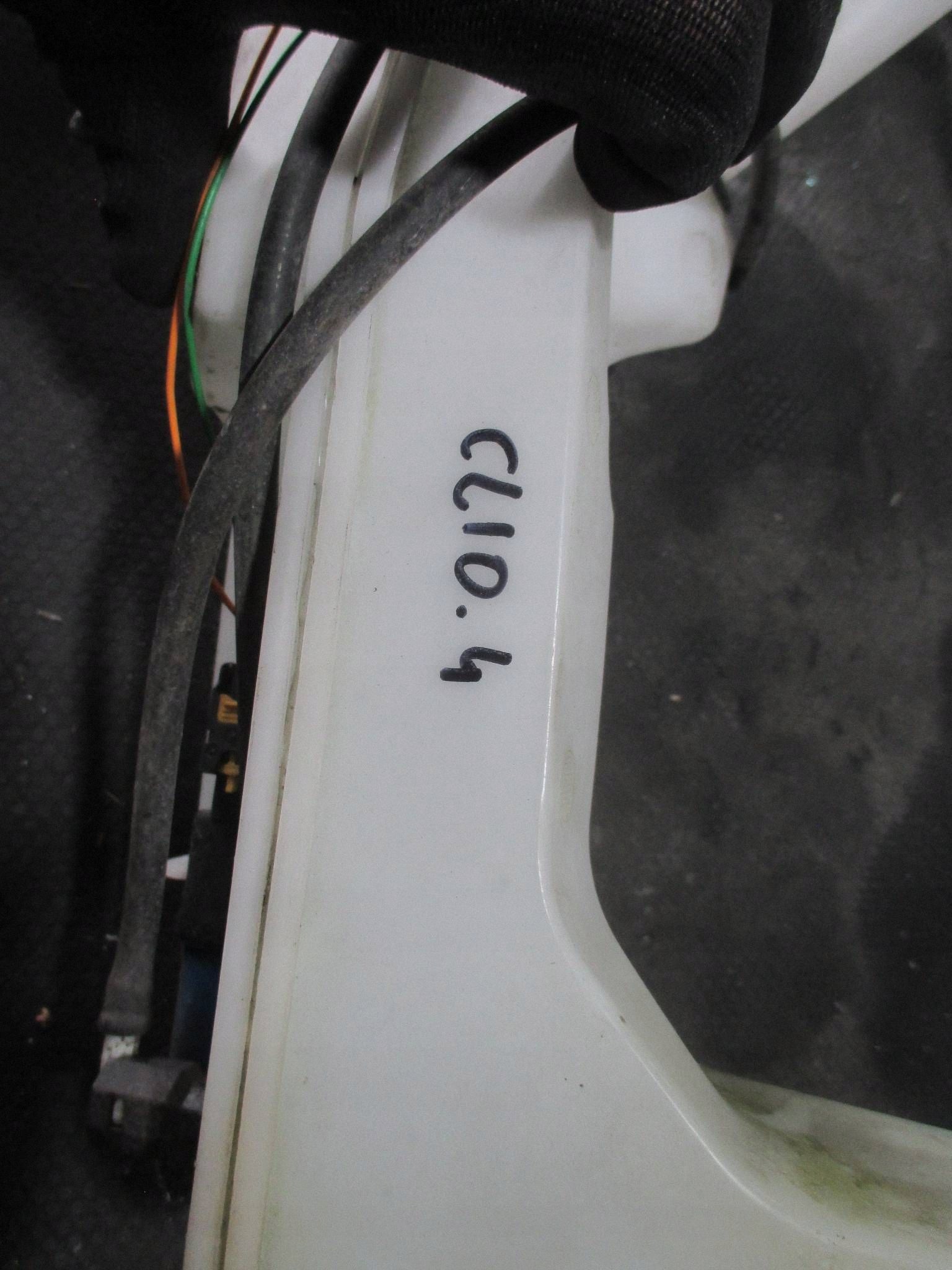 Pesunesteastia OEM 289107623R Renault Capturille