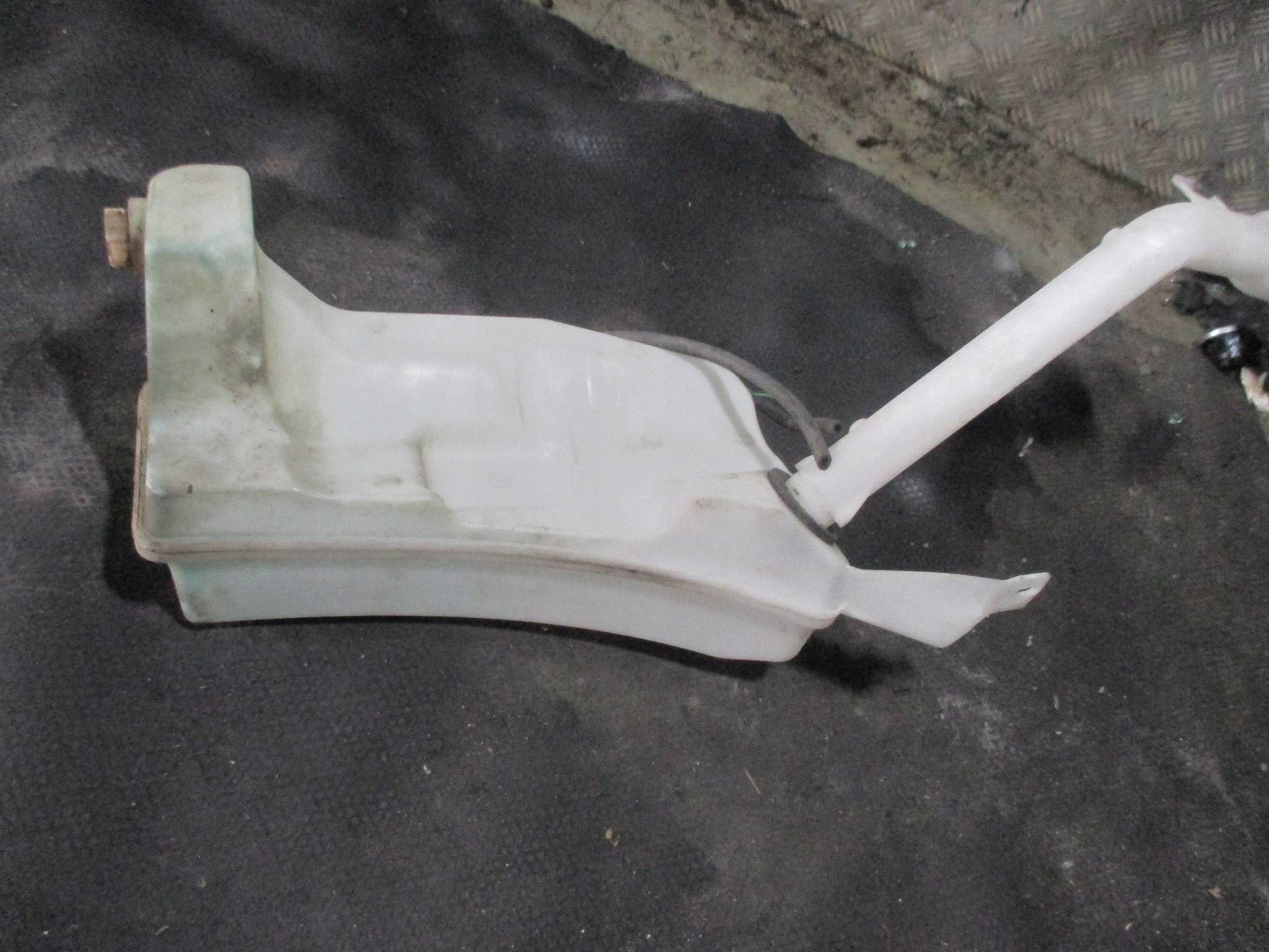 Scheibenwaschbehälter OEM 289107623R für Renault Captur image 3